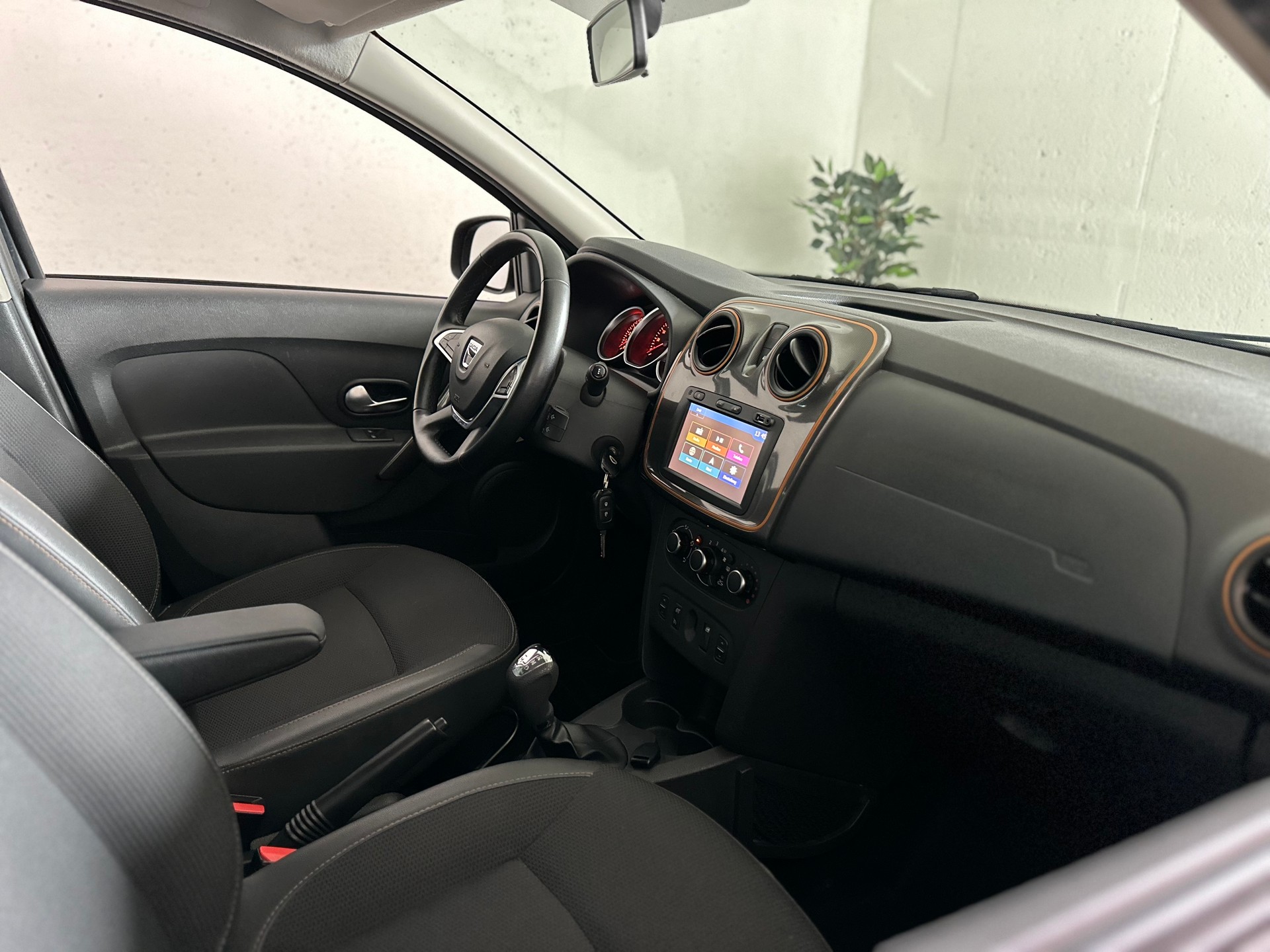 DACIA Sandero Tce 90 Stepway Automatic-image-11