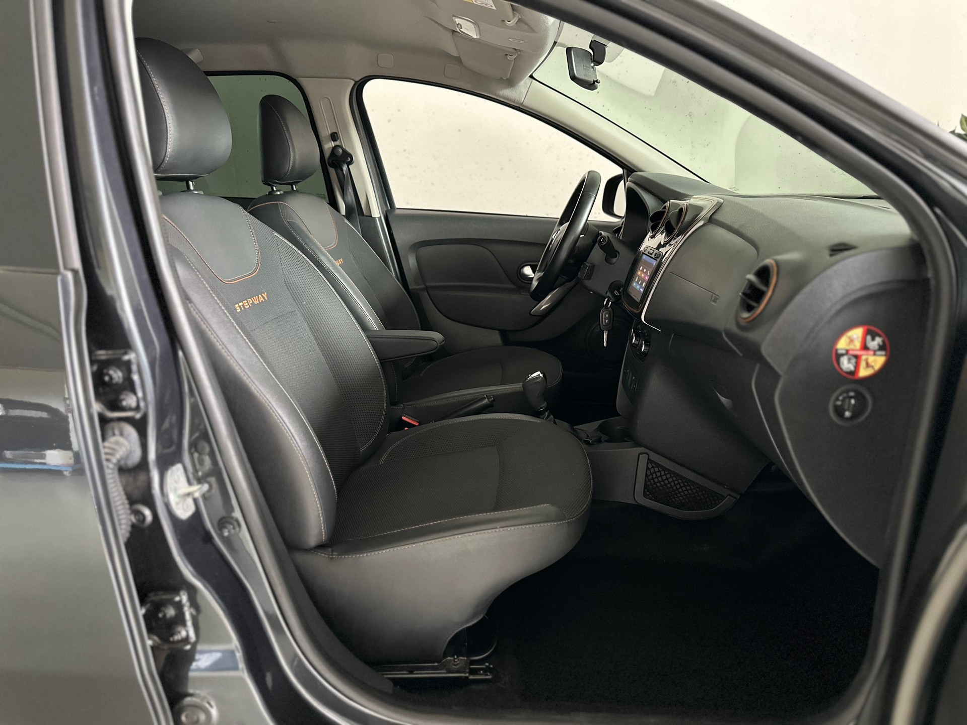 DACIA Sandero Tce 90 Stepway Automatic-image-12