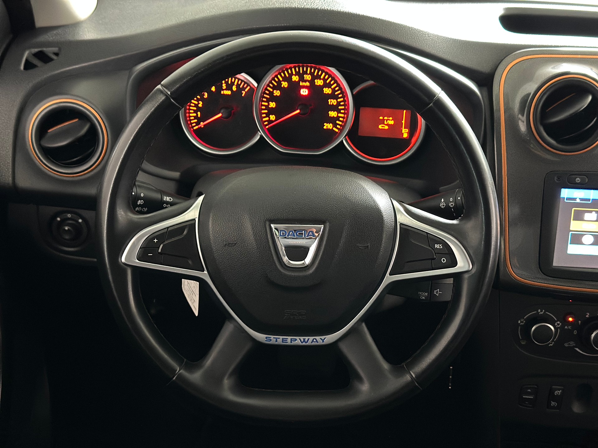 DACIA Sandero Tce 90 Stepway Automatic-image-15