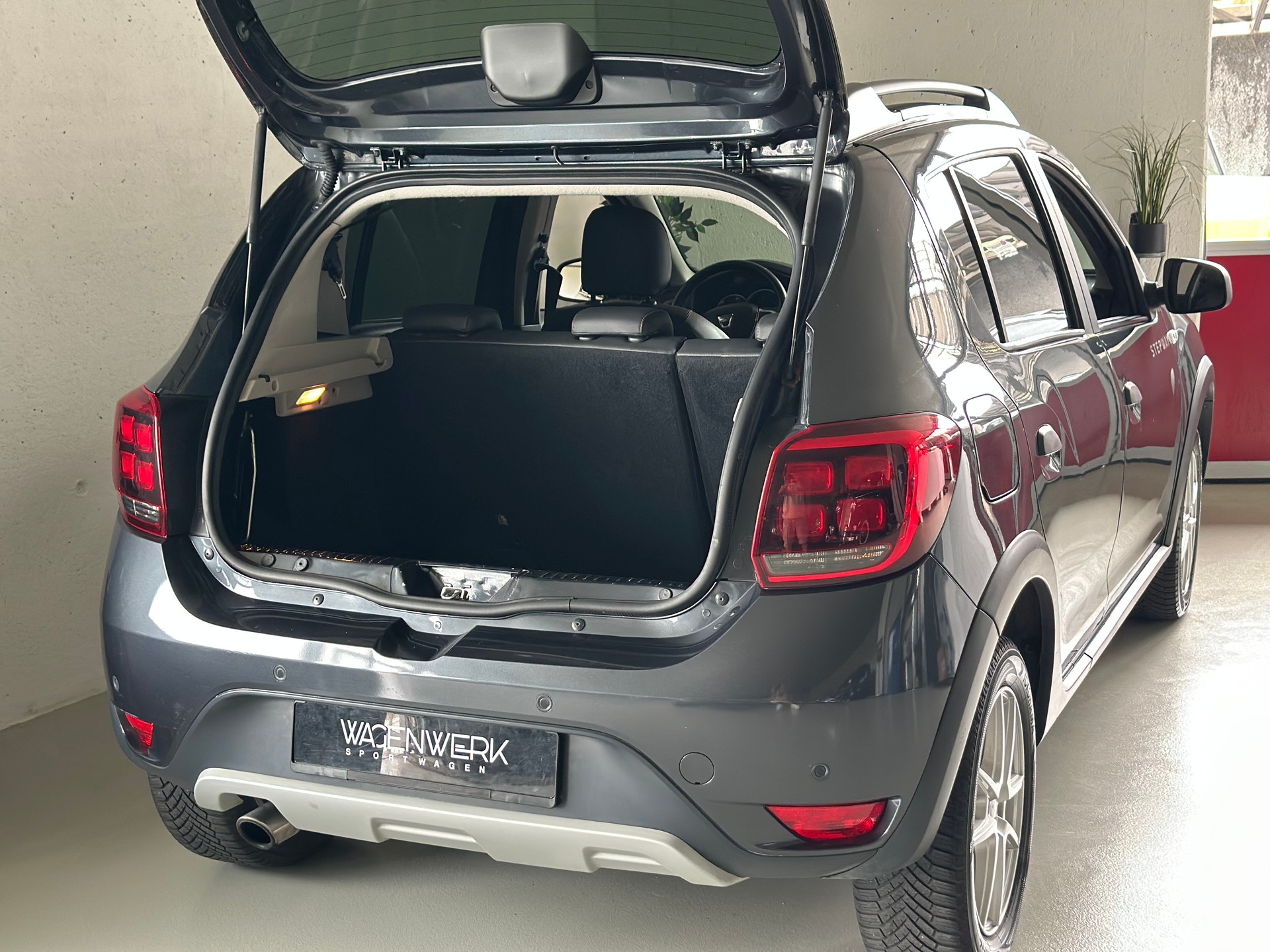 DACIA Sandero Tce 90 Stepway Automatic-image-24