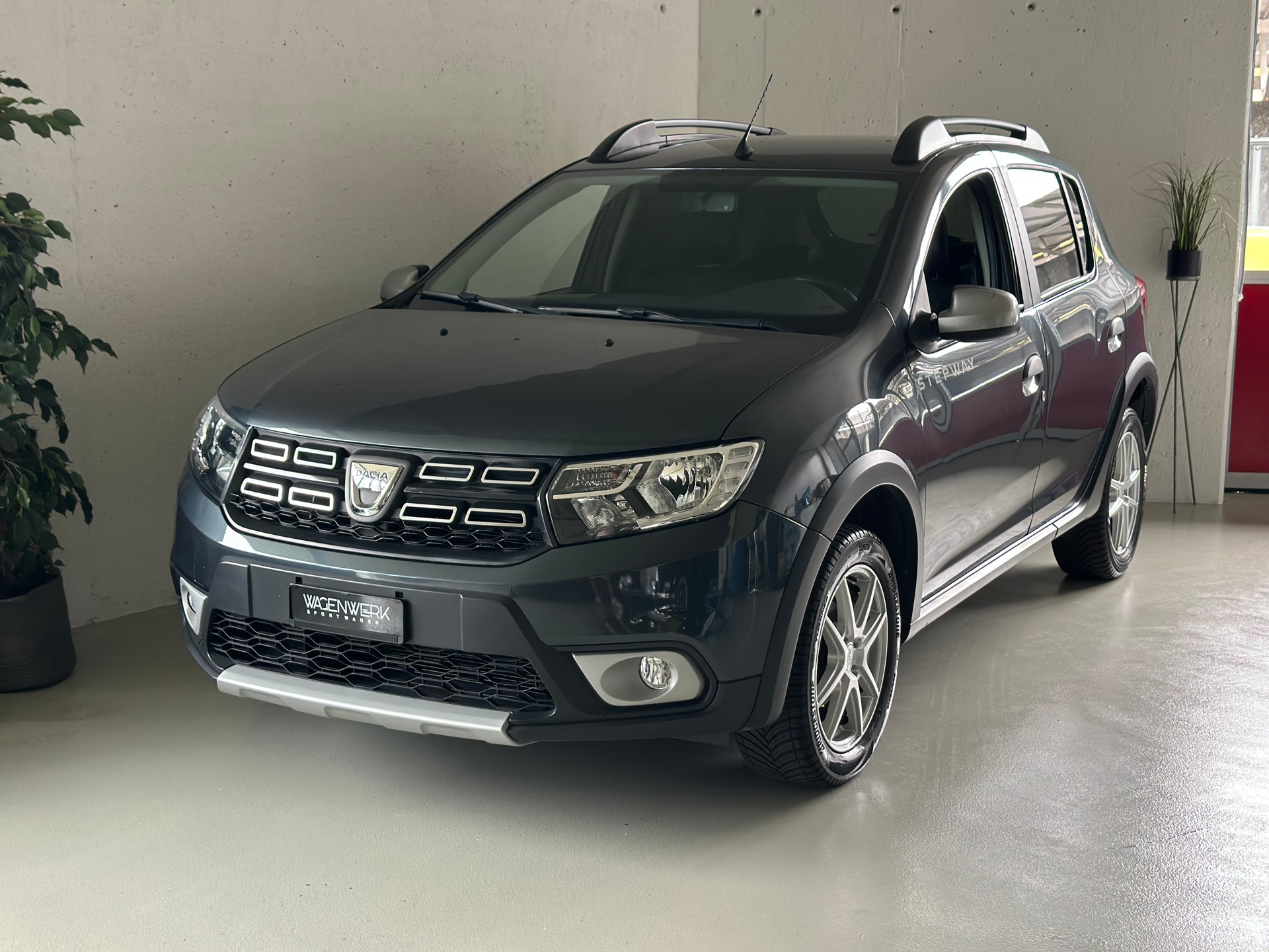 DACIA Sandero Tce 90 Stepway Automatic-image-1