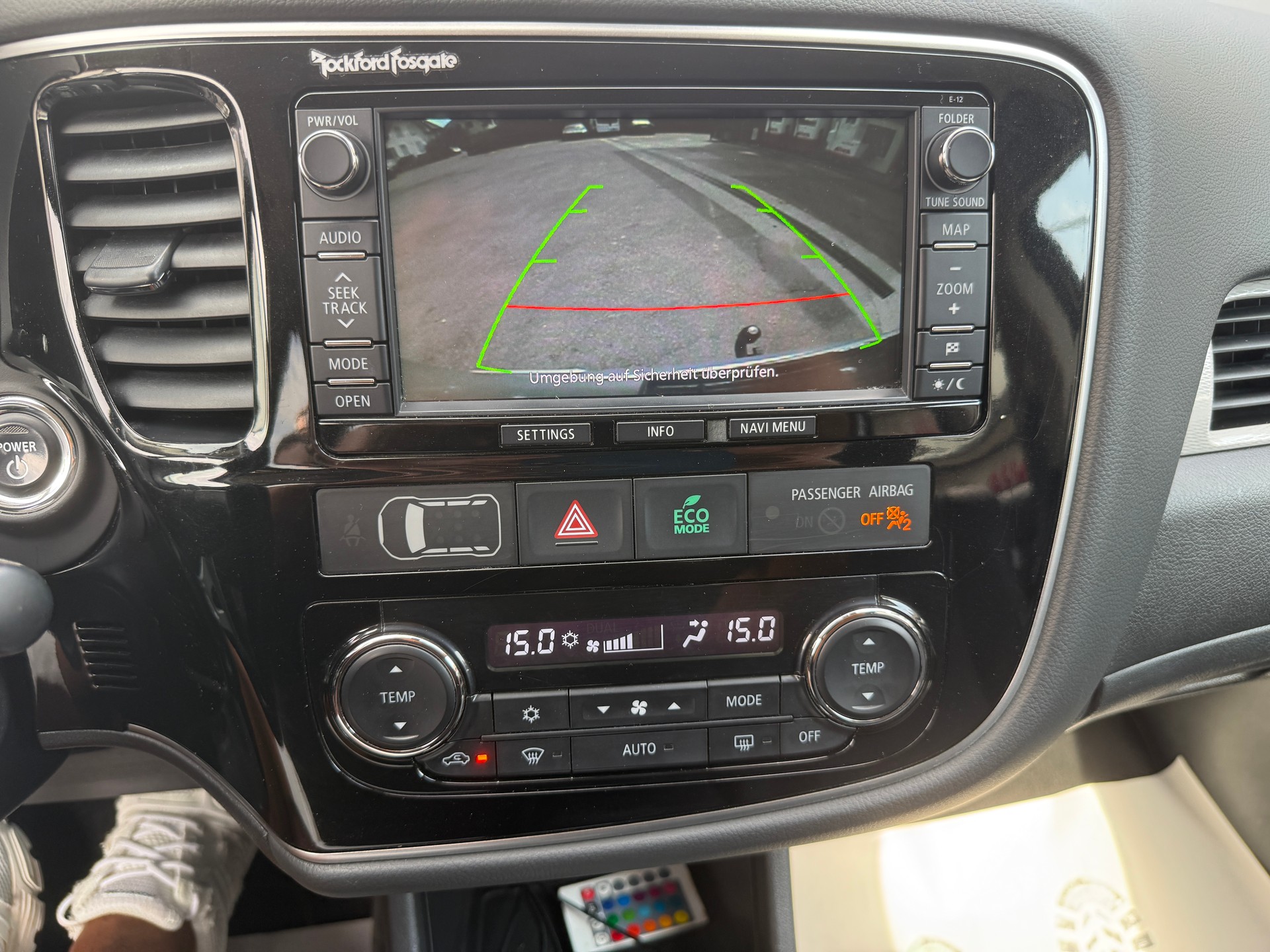 MITSUBISHI Outlander 2.0 PHEV Navigator eAssist-image-13