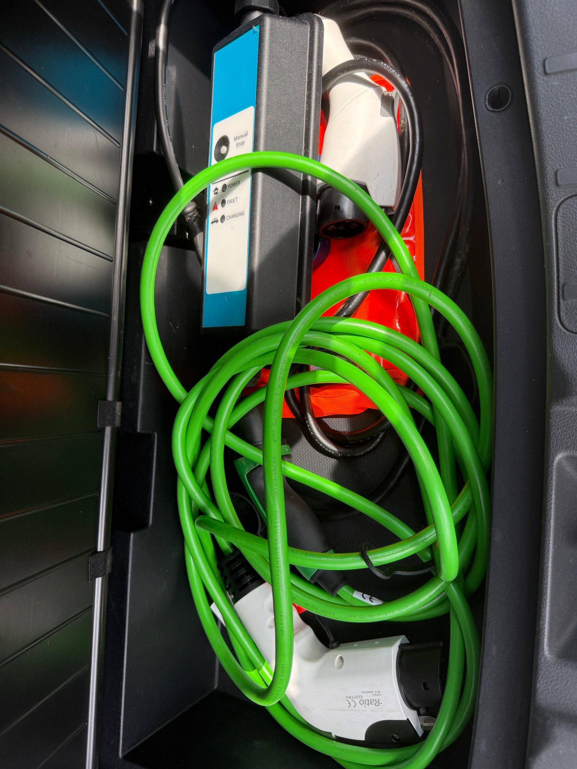 MITSUBISHI Outlander 2.0 PHEV Navigator eAssist-image-7