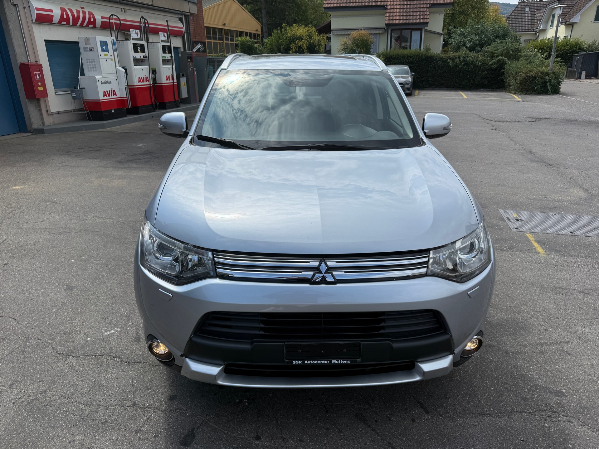 MITSUBISHI Outlander 2.0 PHEV Navigator eAssist-image-2