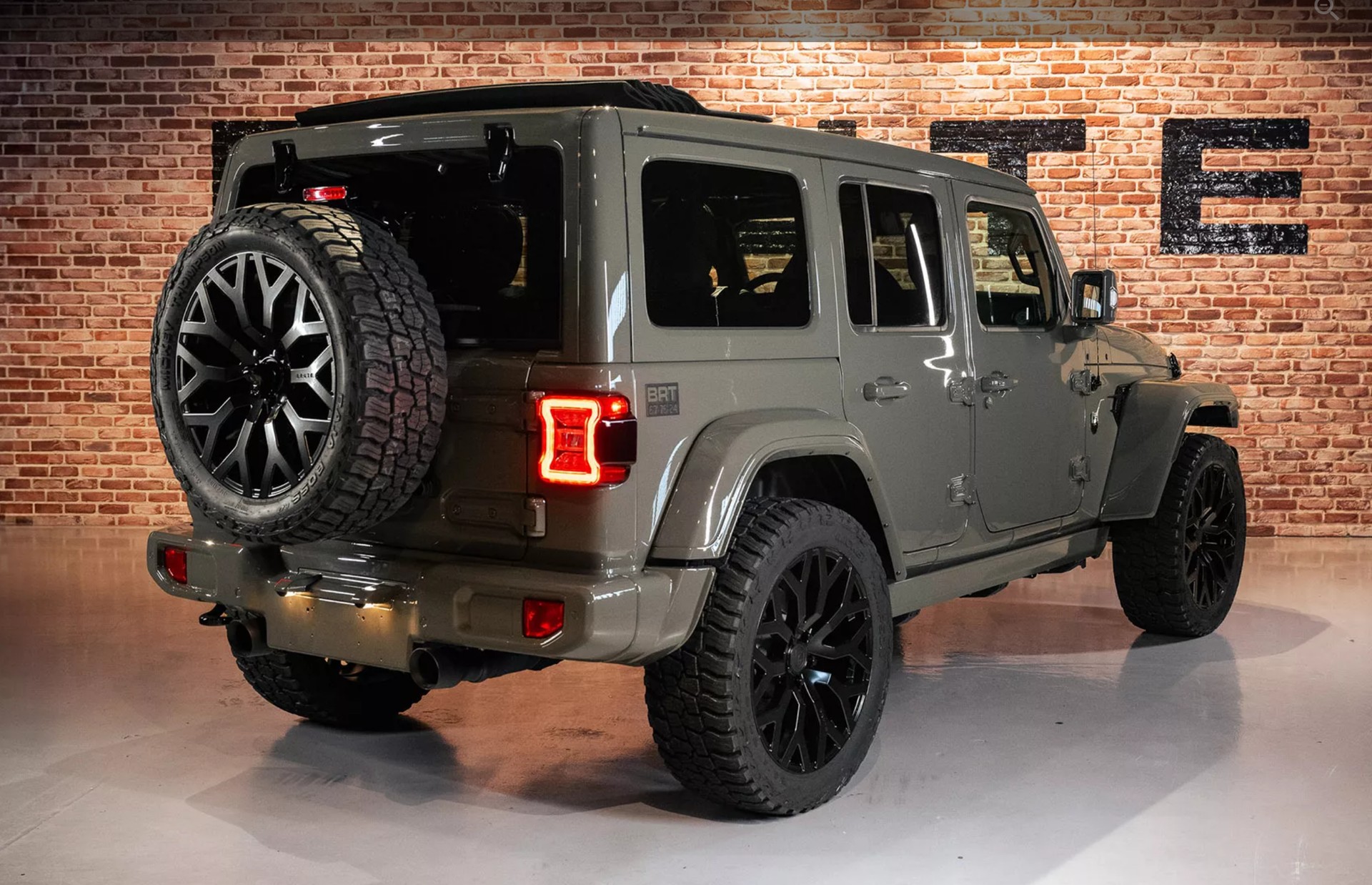 JEEP BRUTE 2.0 Turbo Sahara Unlimited 4xe-image-2