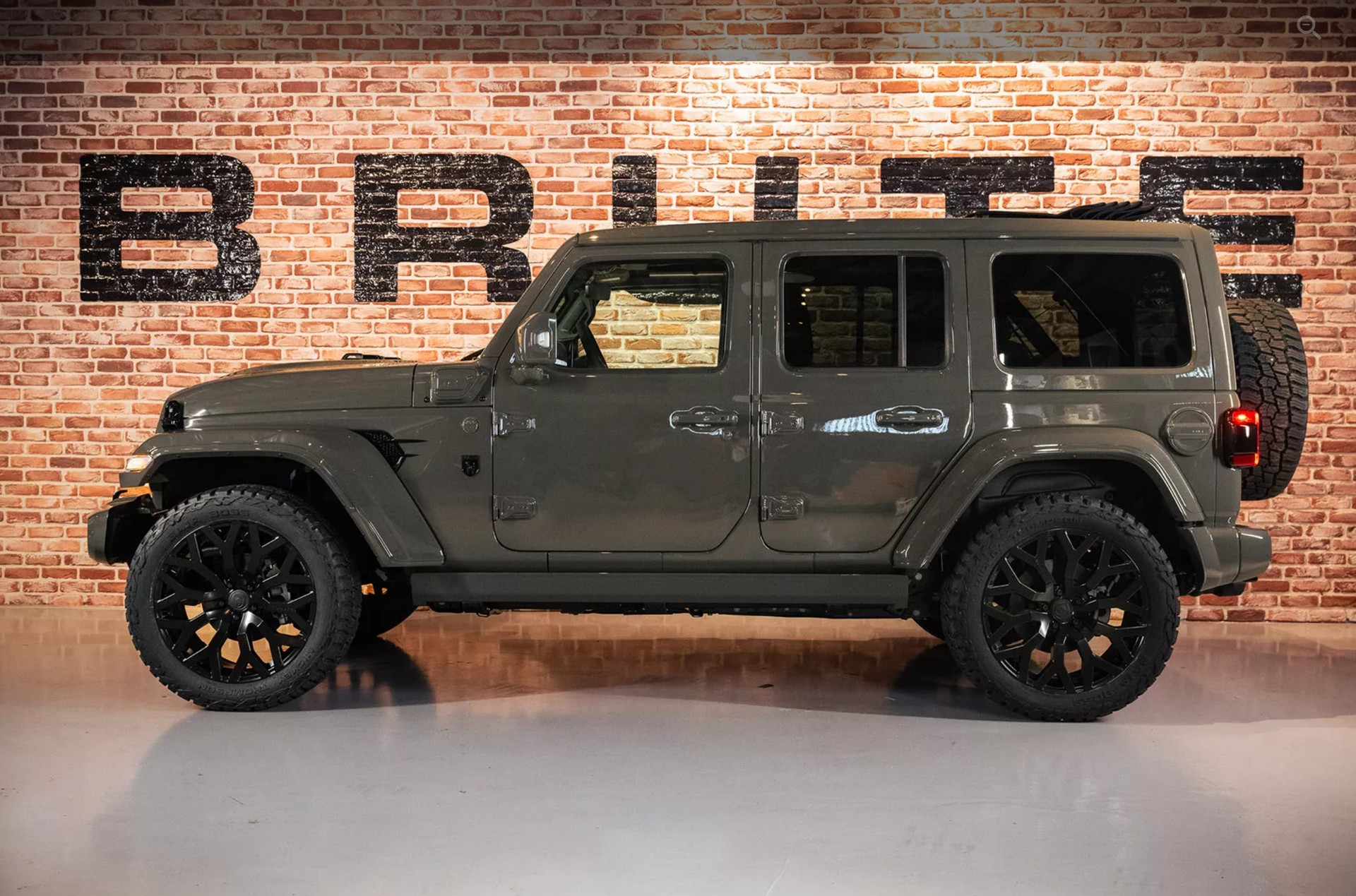 JEEP BRUTE 2.0 Turbo Sahara Unlimited 4xe-image-11