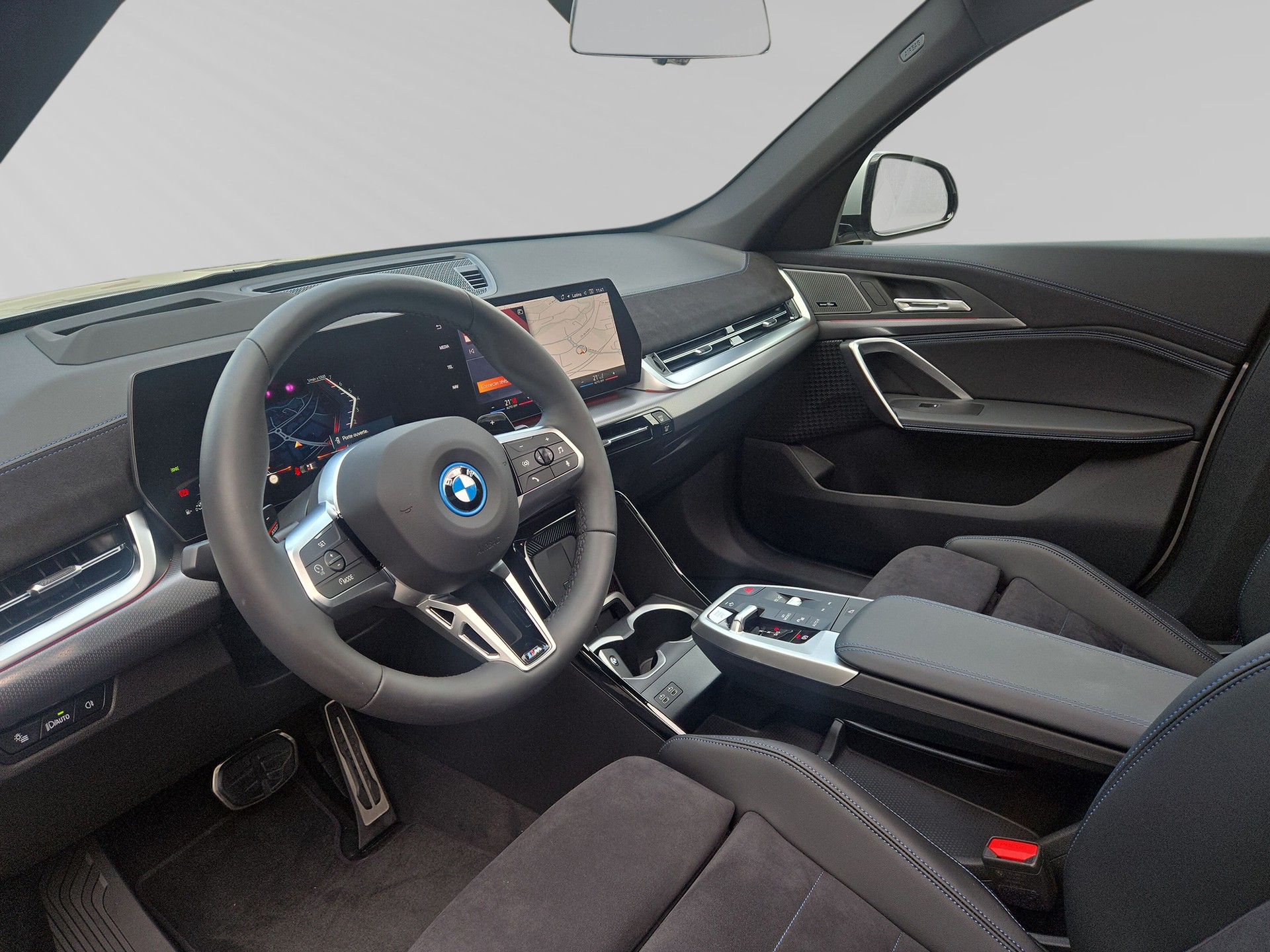 BMW X1 xDrive 30e M Sport Pro-showroom-element-3