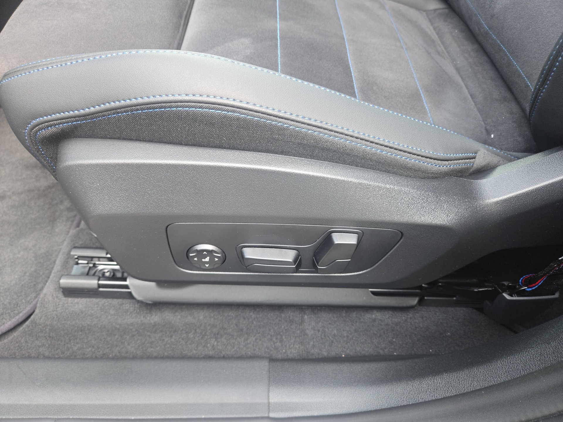 BMW X1 xDrive 30e M Sport Pro-image-17