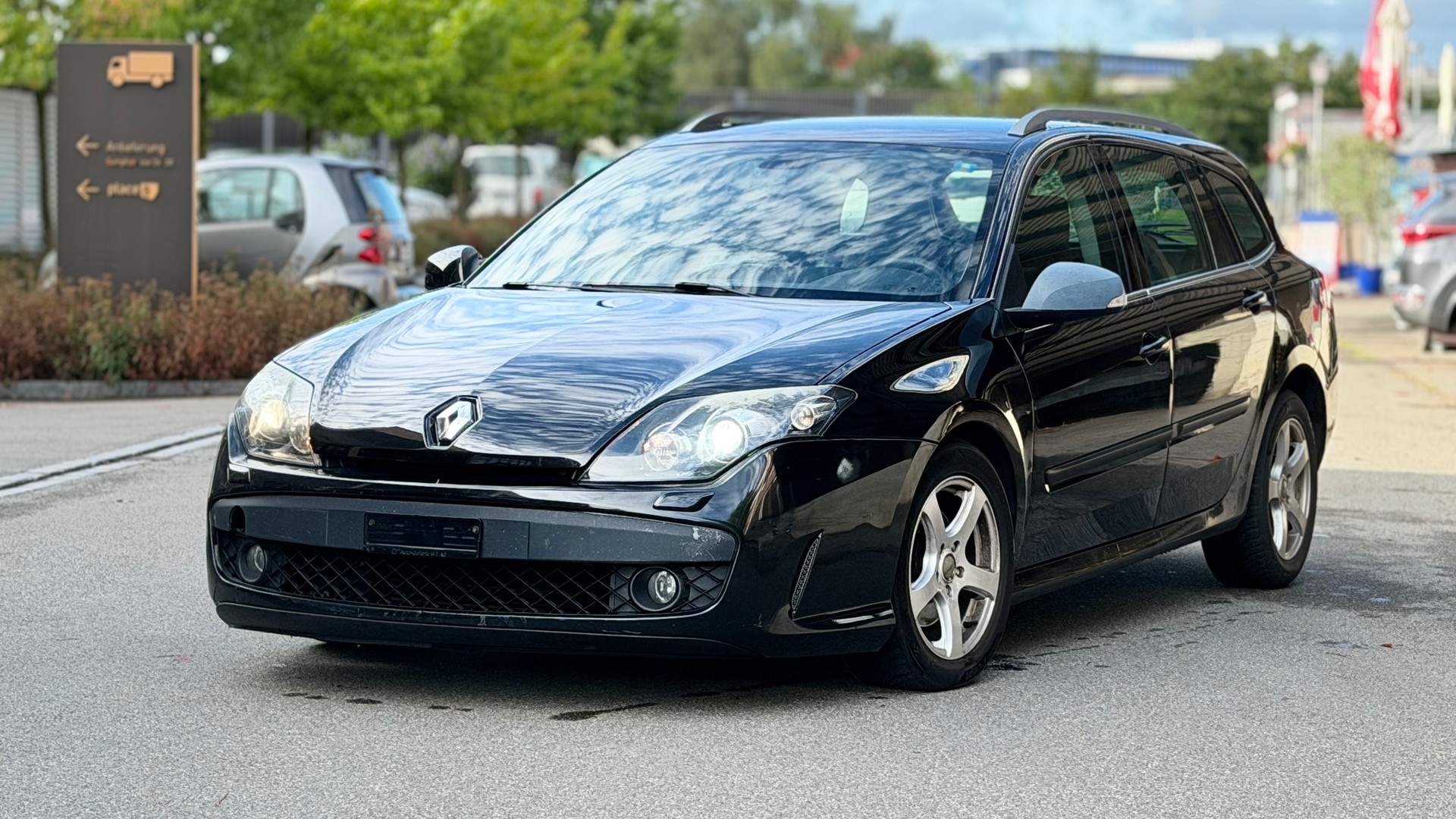 RENAULT Laguna Grandtour 2.0 dCi Dynamique Automatic-image-0
