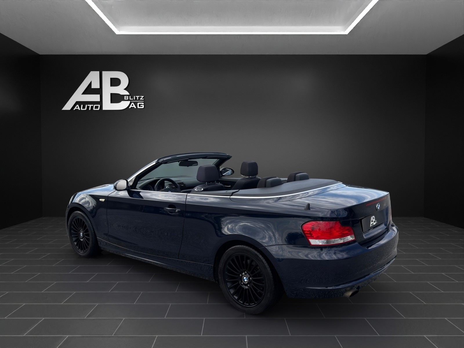 BMW 118i Cabrio Steptronic-image-2