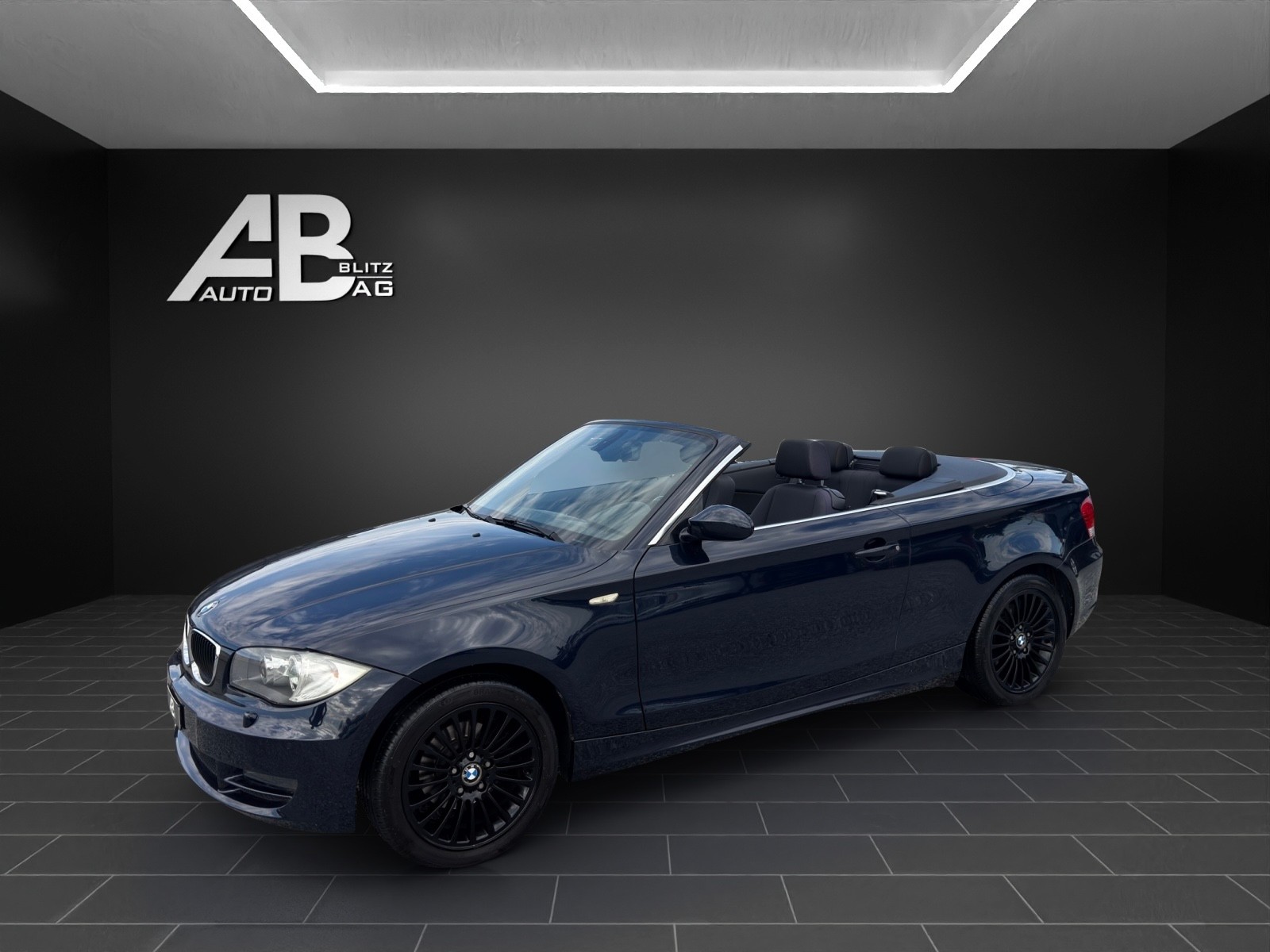 BMW 118i Cabrio Steptronic-image-1