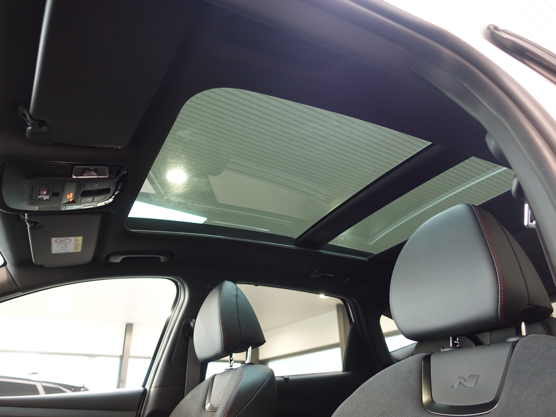HYUNDAI Tucson 1.6PHEV N-L LUX 4W Vollausstattung-image-16
