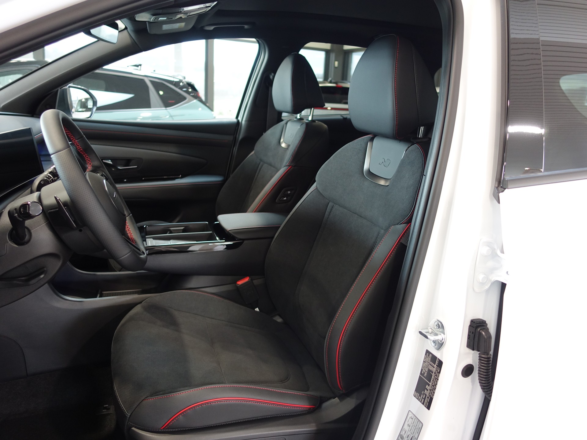HYUNDAI Tucson 1.6PHEV N-L LUX 4W Vollausstattung-image-8