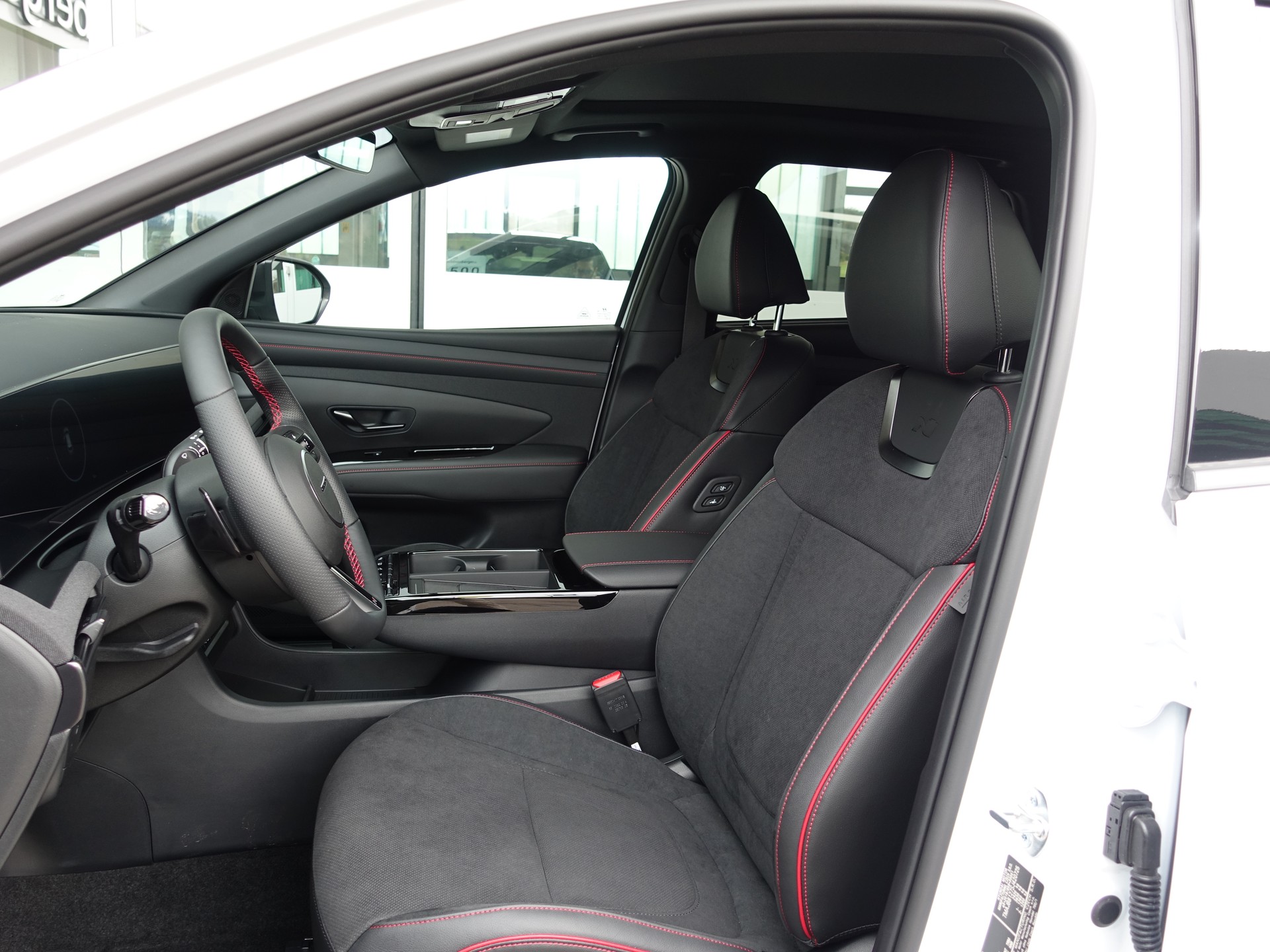 HYUNDAI Tucson 1.6PHEV N-L LUX 4W Vollausstattung-image-26