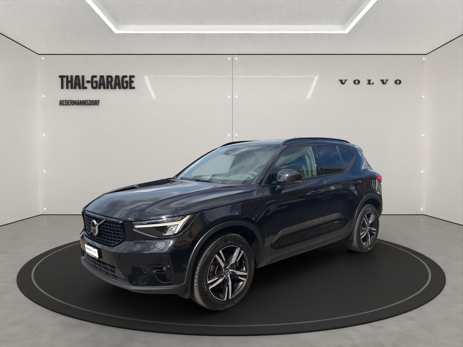 VOLVO XC40 2.0 B4 MH Plus Dark AWD-image-0