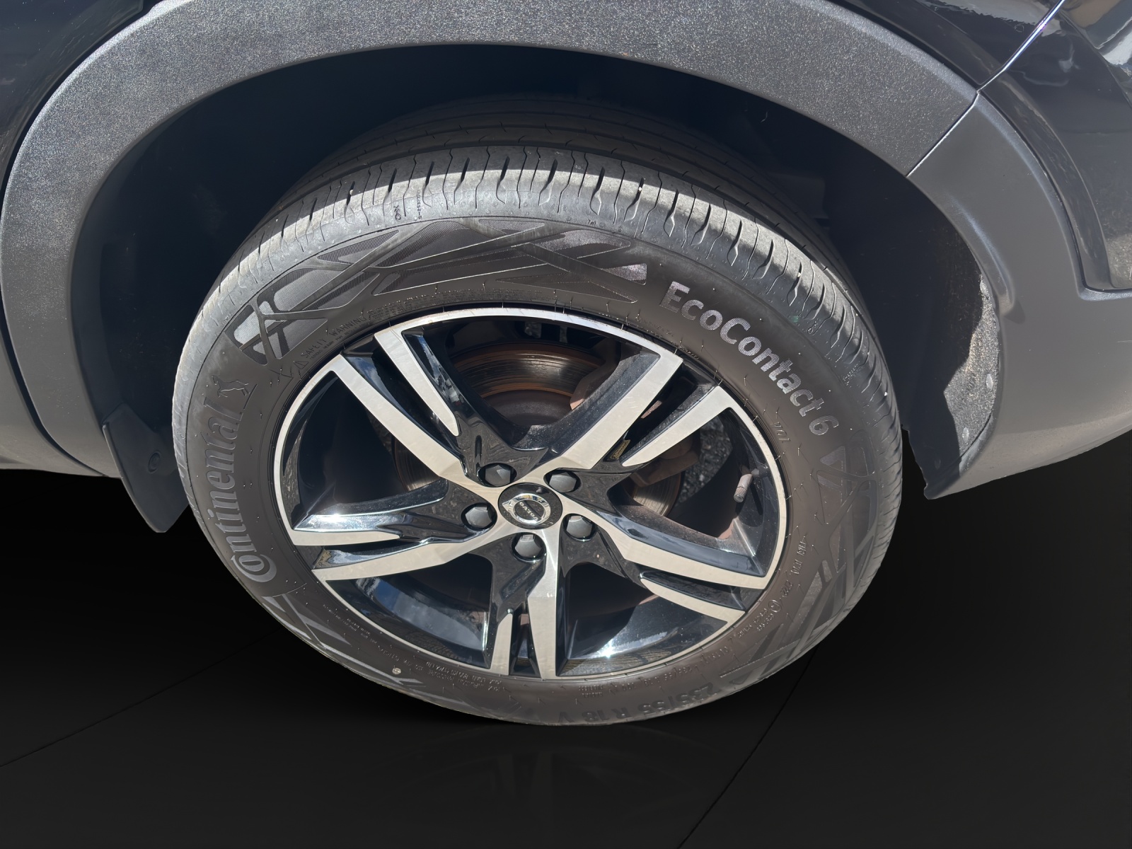 VOLVO XC40 2.0 B4 MH Plus Dark AWD-image-1