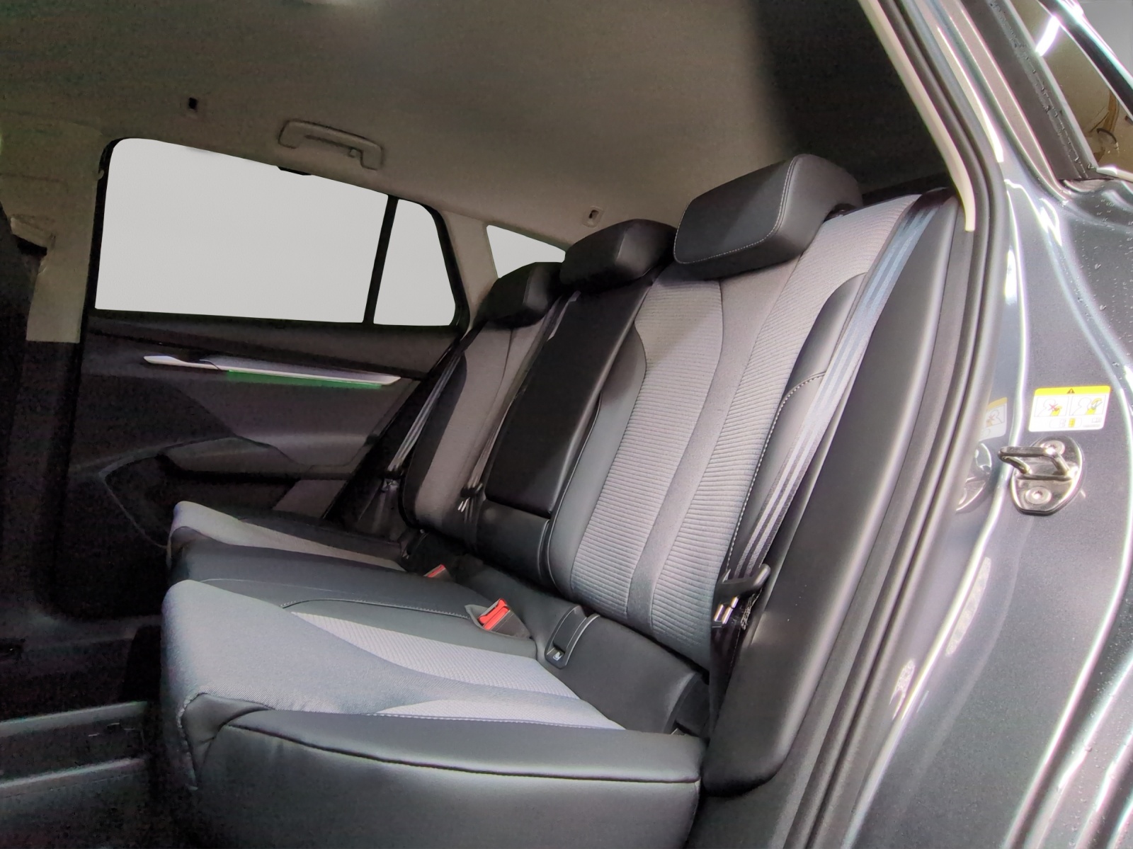 SKODA Enyaq 85x Dynamic 4x4-image-8