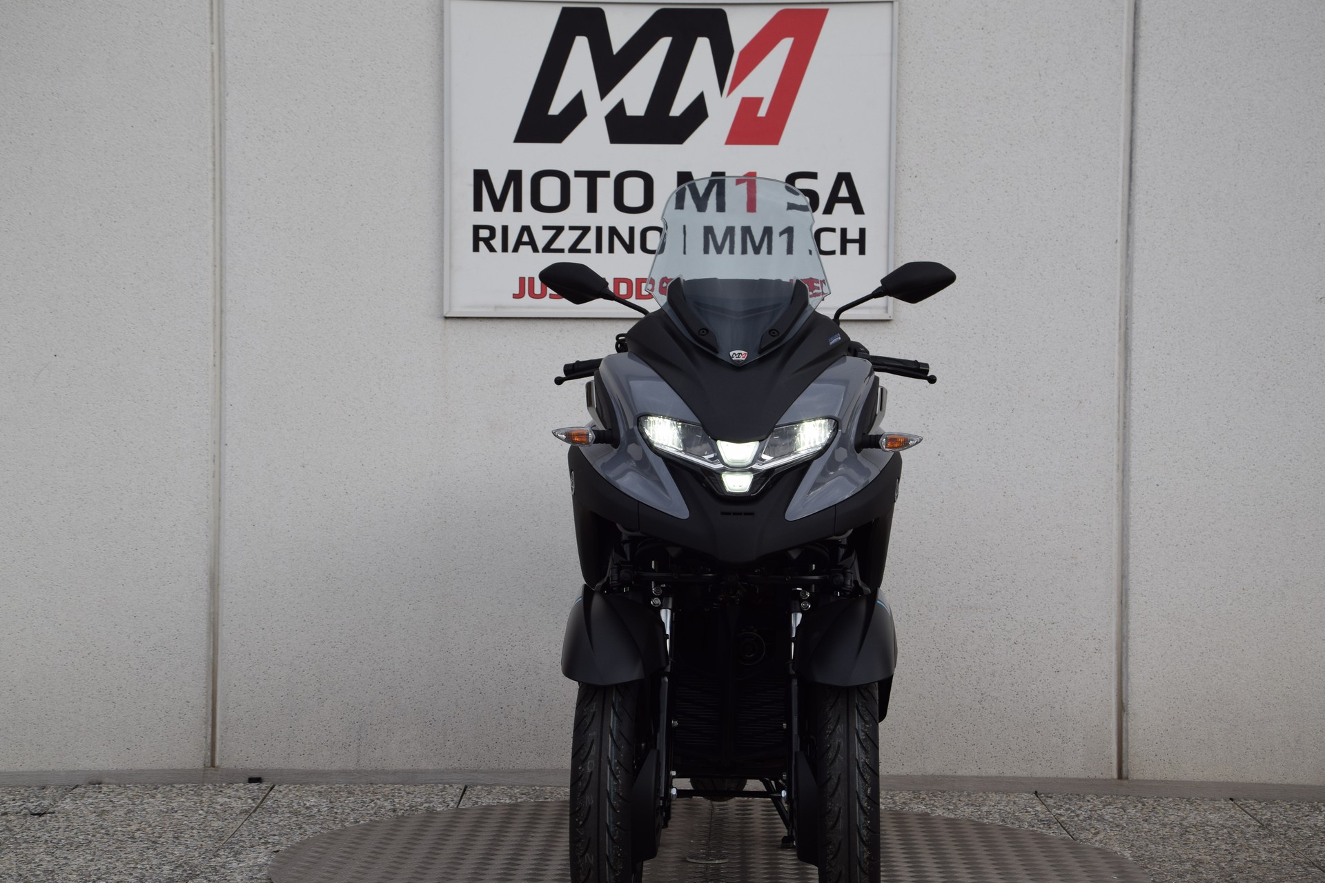 YAMAHA Tricity MW 300-showroom-element-2