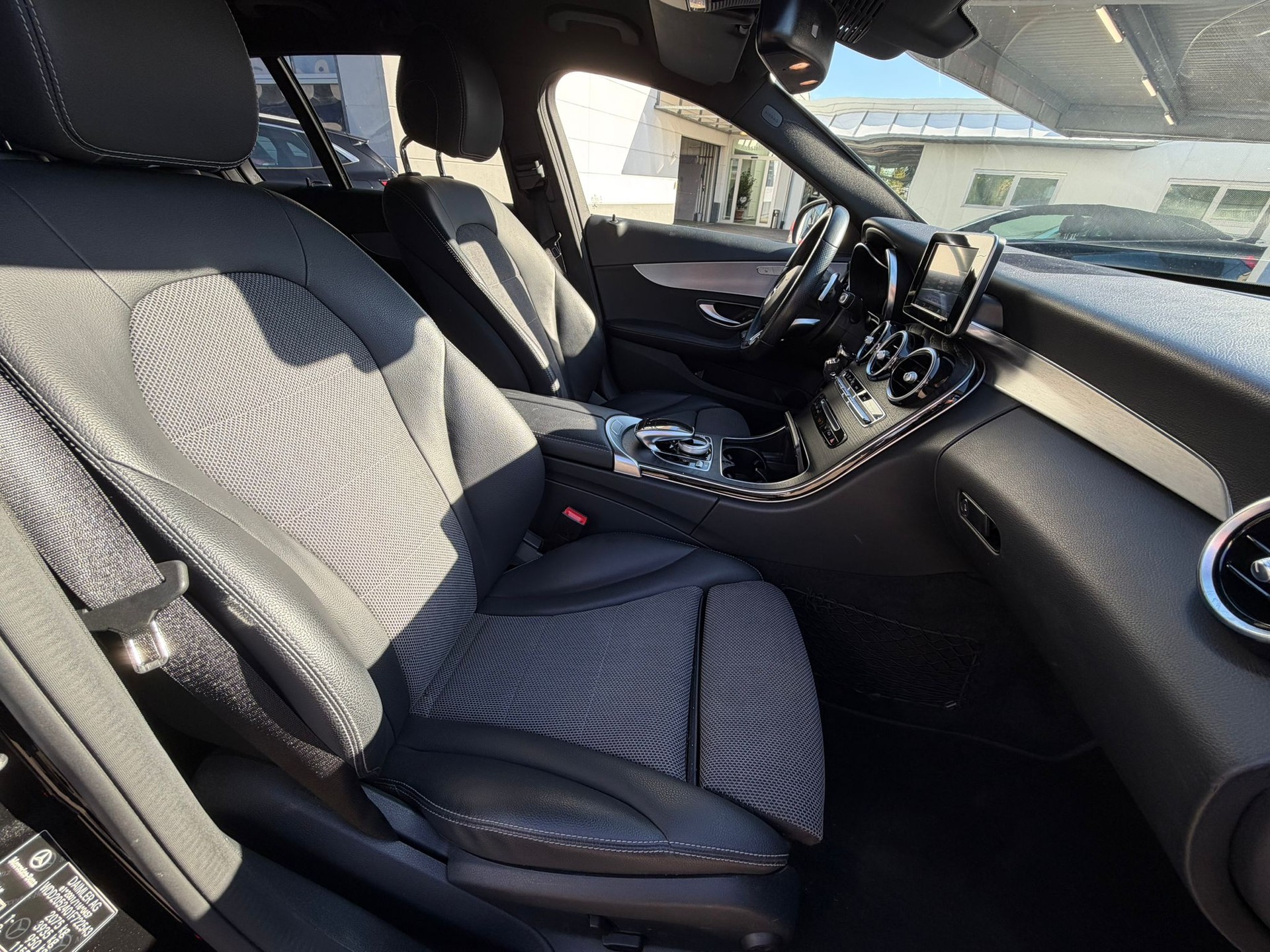 MERCEDES-BENZ C 180 AMG Line 9G-Tronic-image-13