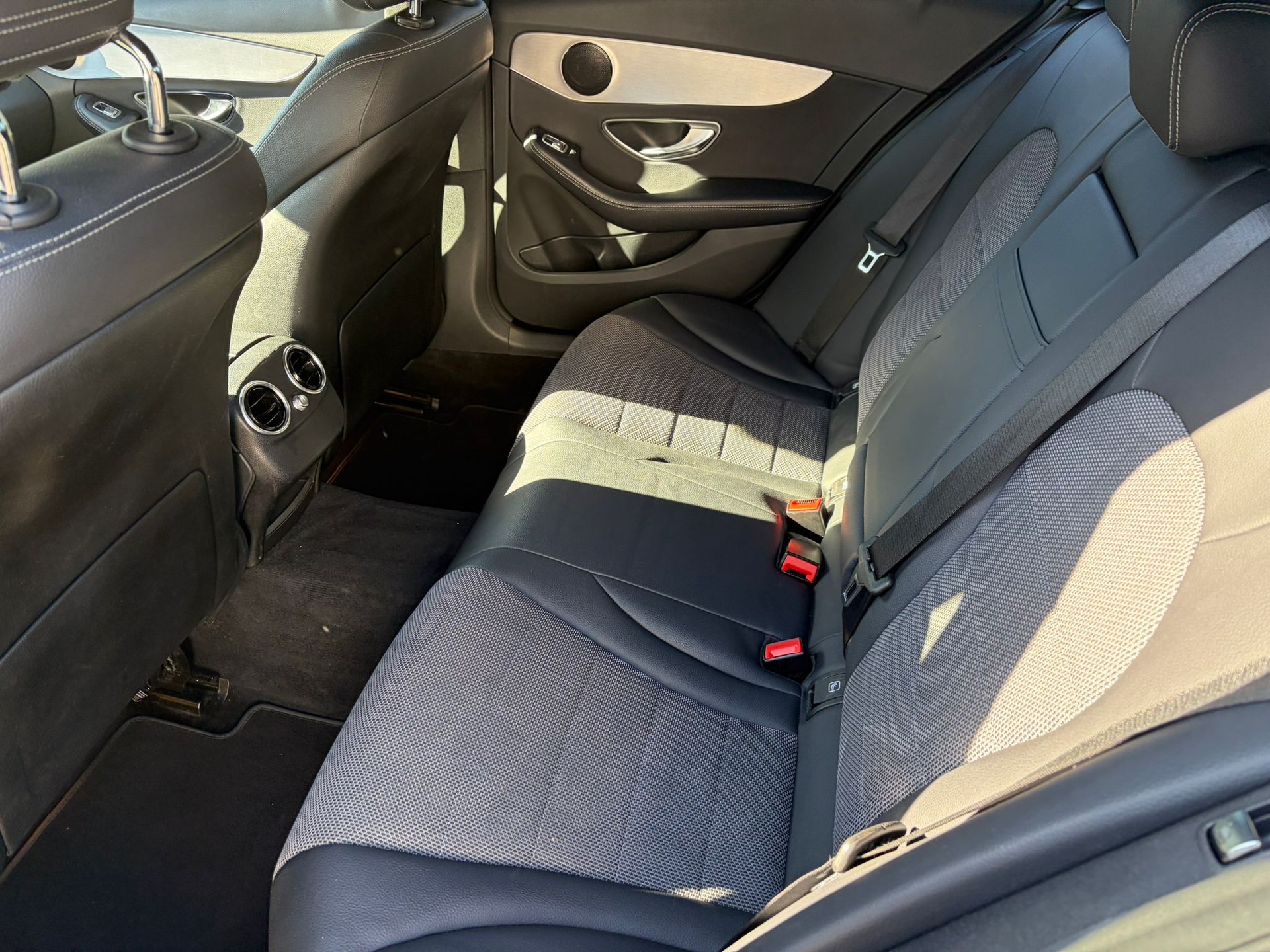 MERCEDES-BENZ C 180 AMG Line 9G-Tronic-image-14