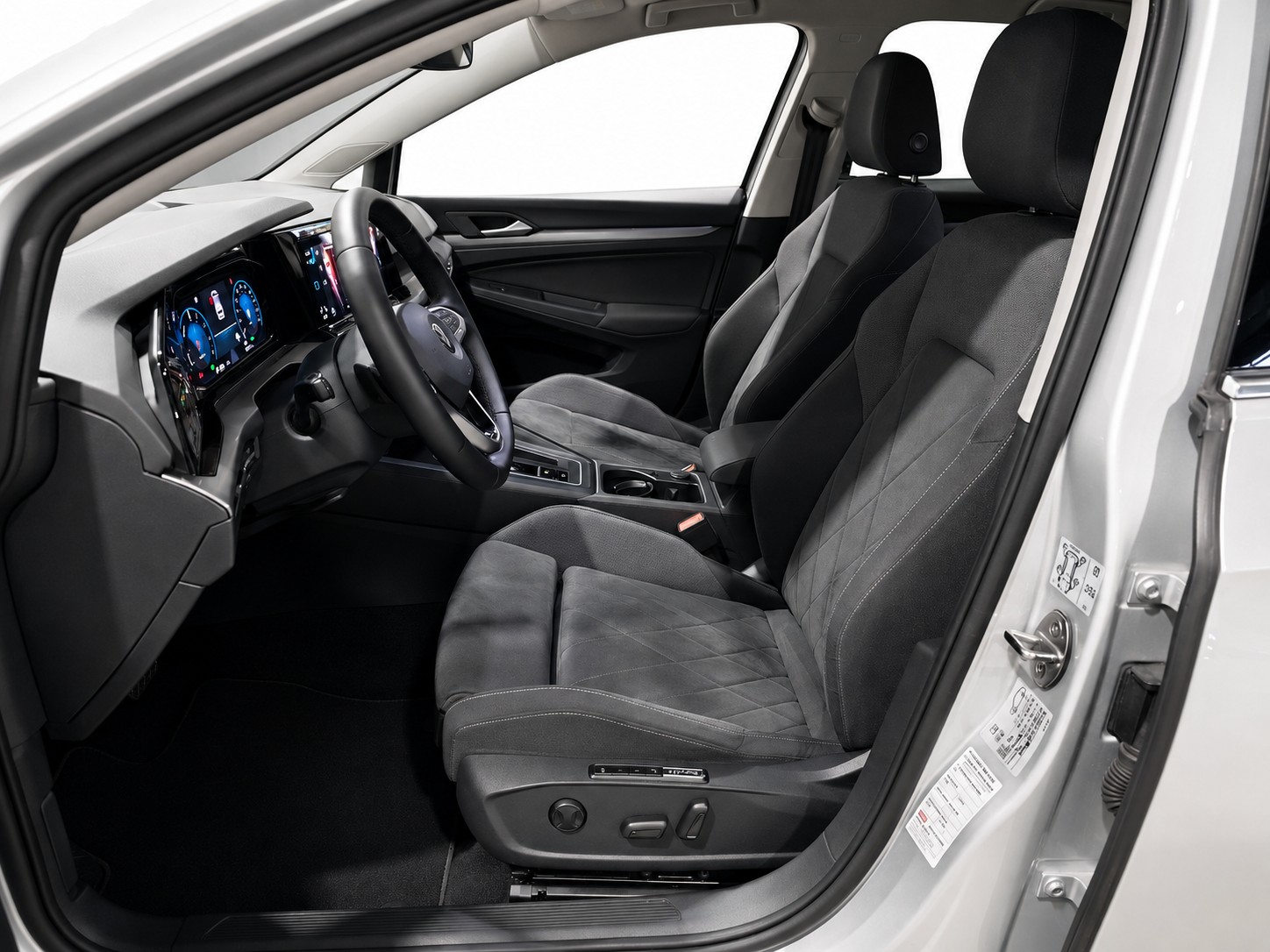 VW Golf VIII 1.4 TSI PHEV Style DSG-image-8