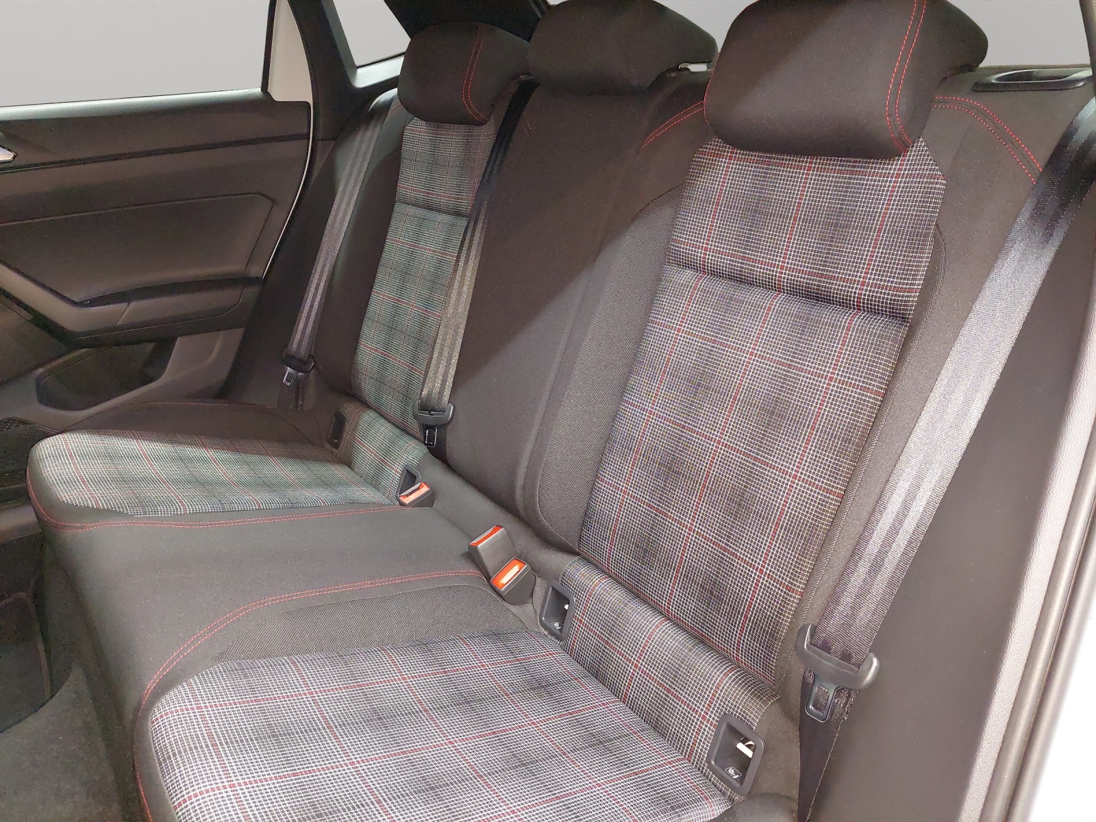 VW Polo 2.0 TSI GTI DSG-image-7