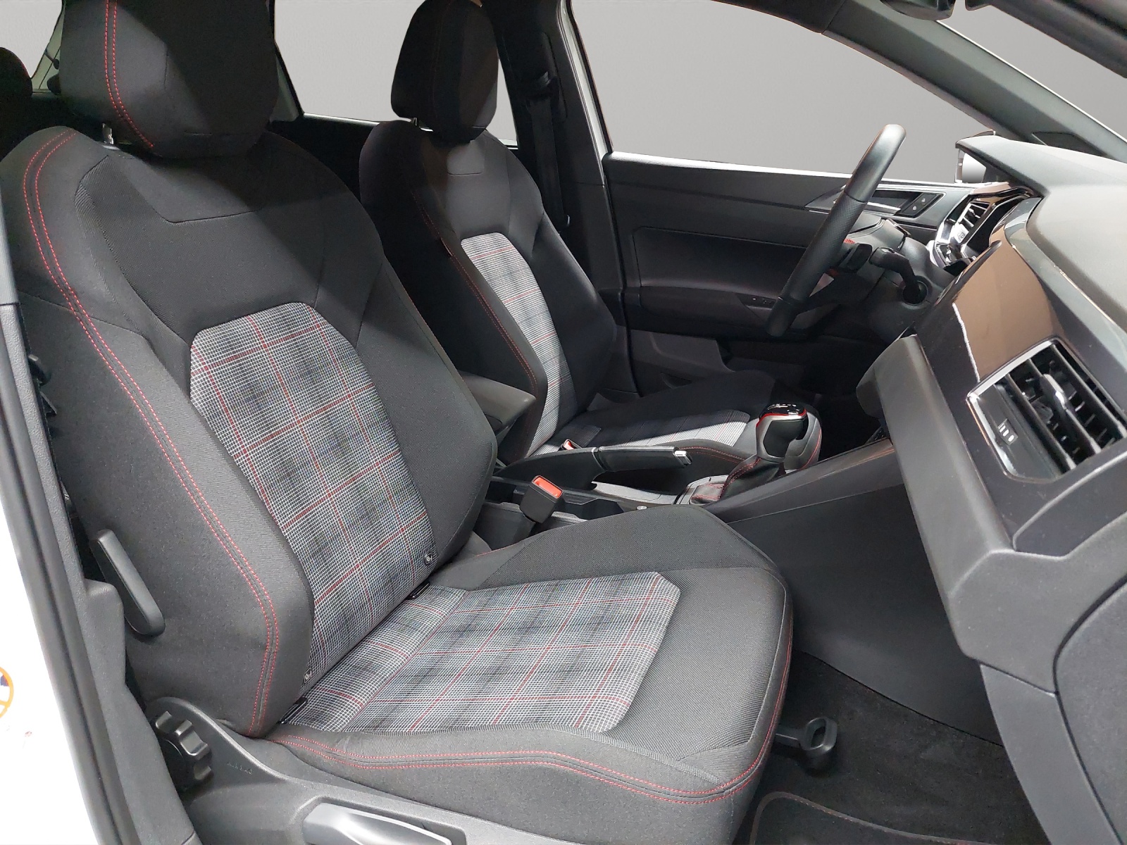 VW Polo 2.0 TSI GTI DSG-image-8