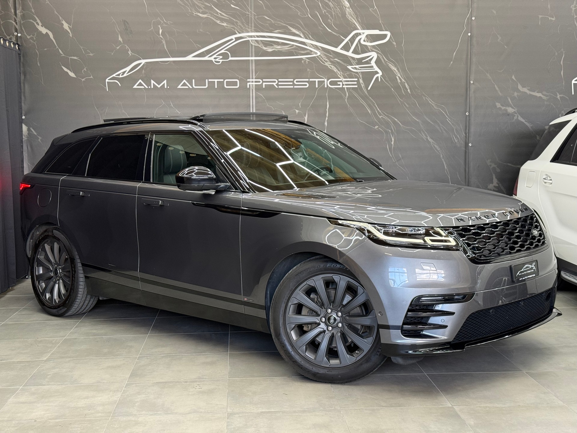 LAND ROVER Range Rover Velar R-Dynamic P 300 SE Automatic-image-2