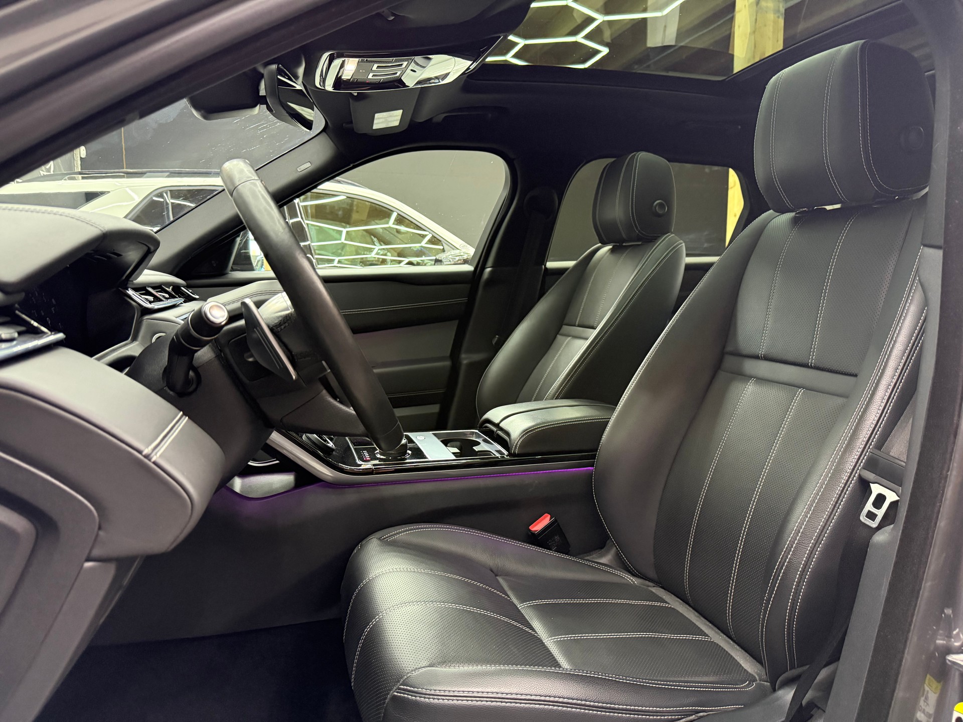 LAND ROVER Range Rover Velar R-Dynamic P 300 SE Automatic-image-7