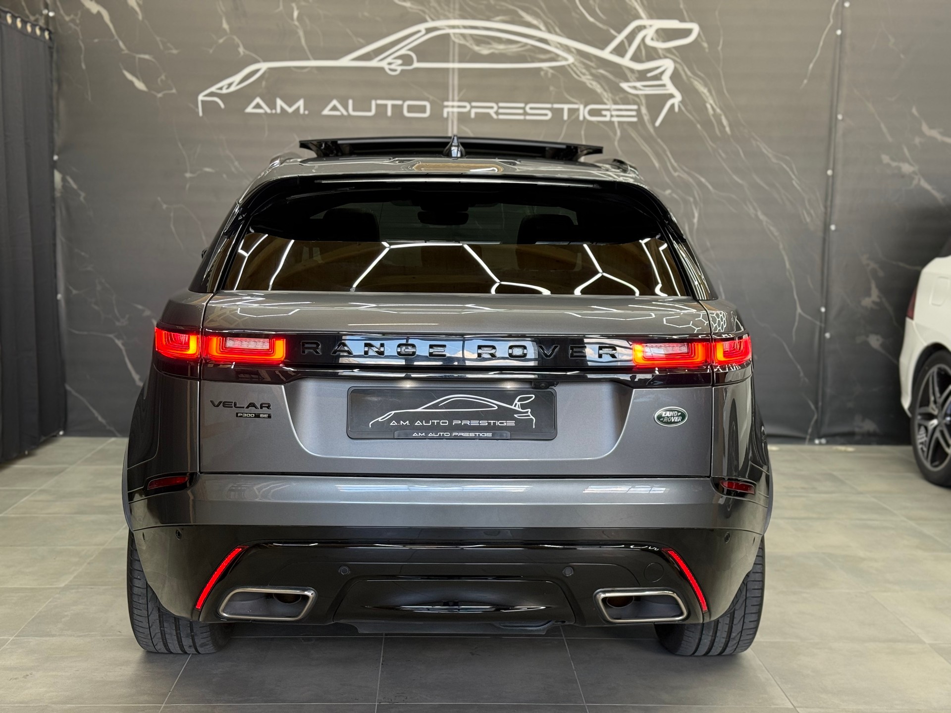 LAND ROVER Range Rover Velar R-Dynamic P 300 SE Automatic-image-4