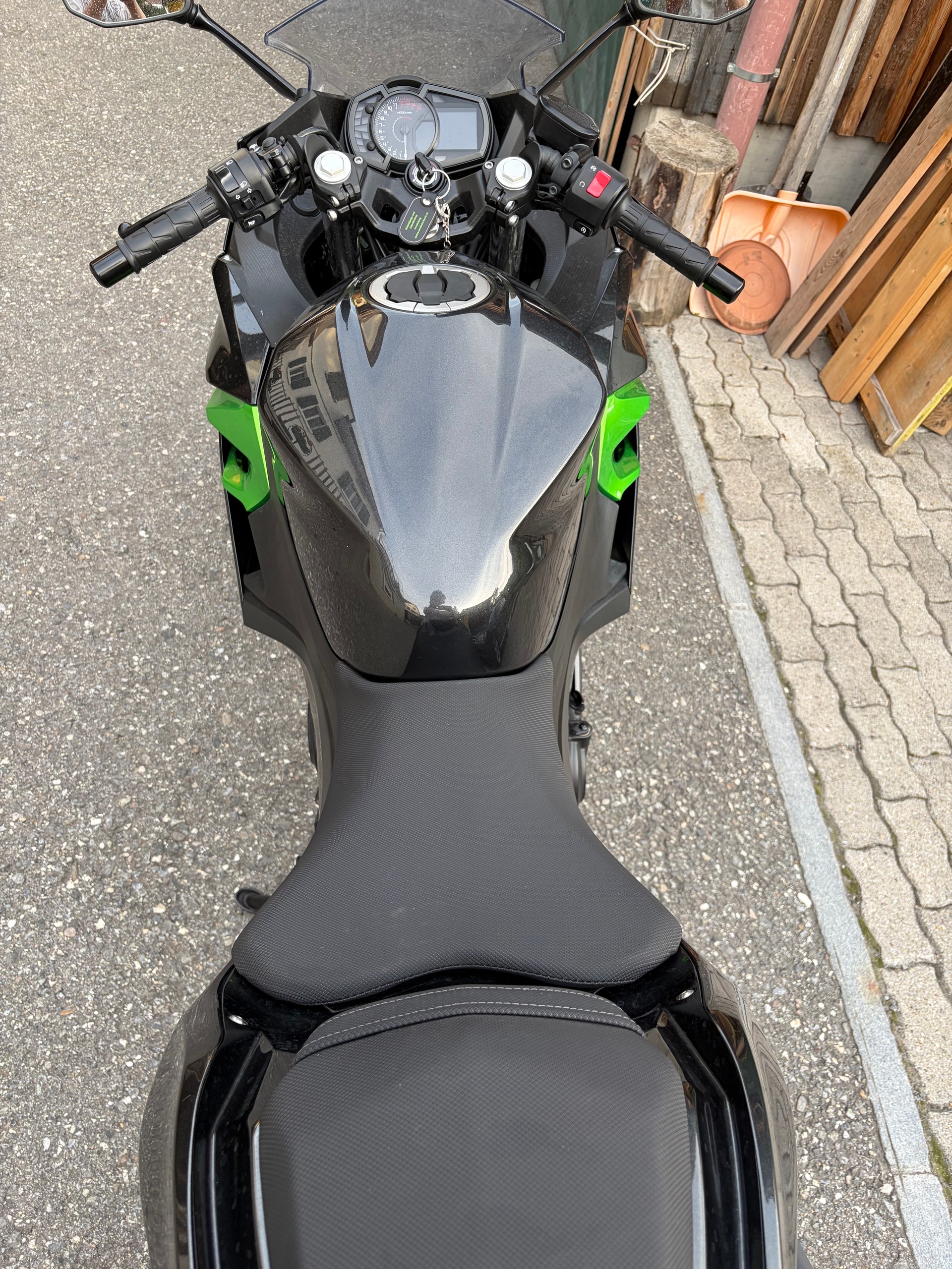 KAWASAKI Ninja 400 2023-image-4