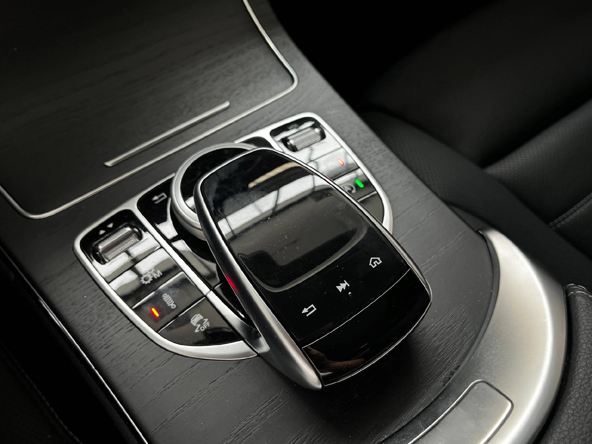 MERCEDES-BENZ C 43 AMG 4matic Kombi-image-22