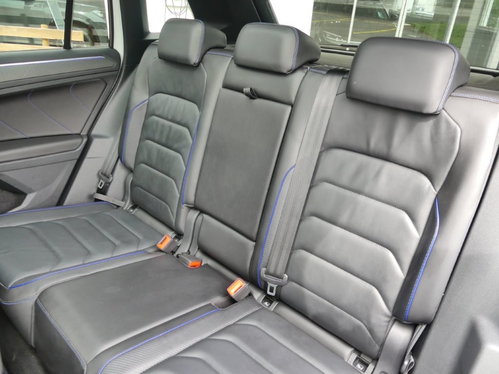 VW Tiguan 2.0TSI R 4Motion DSG-image-11