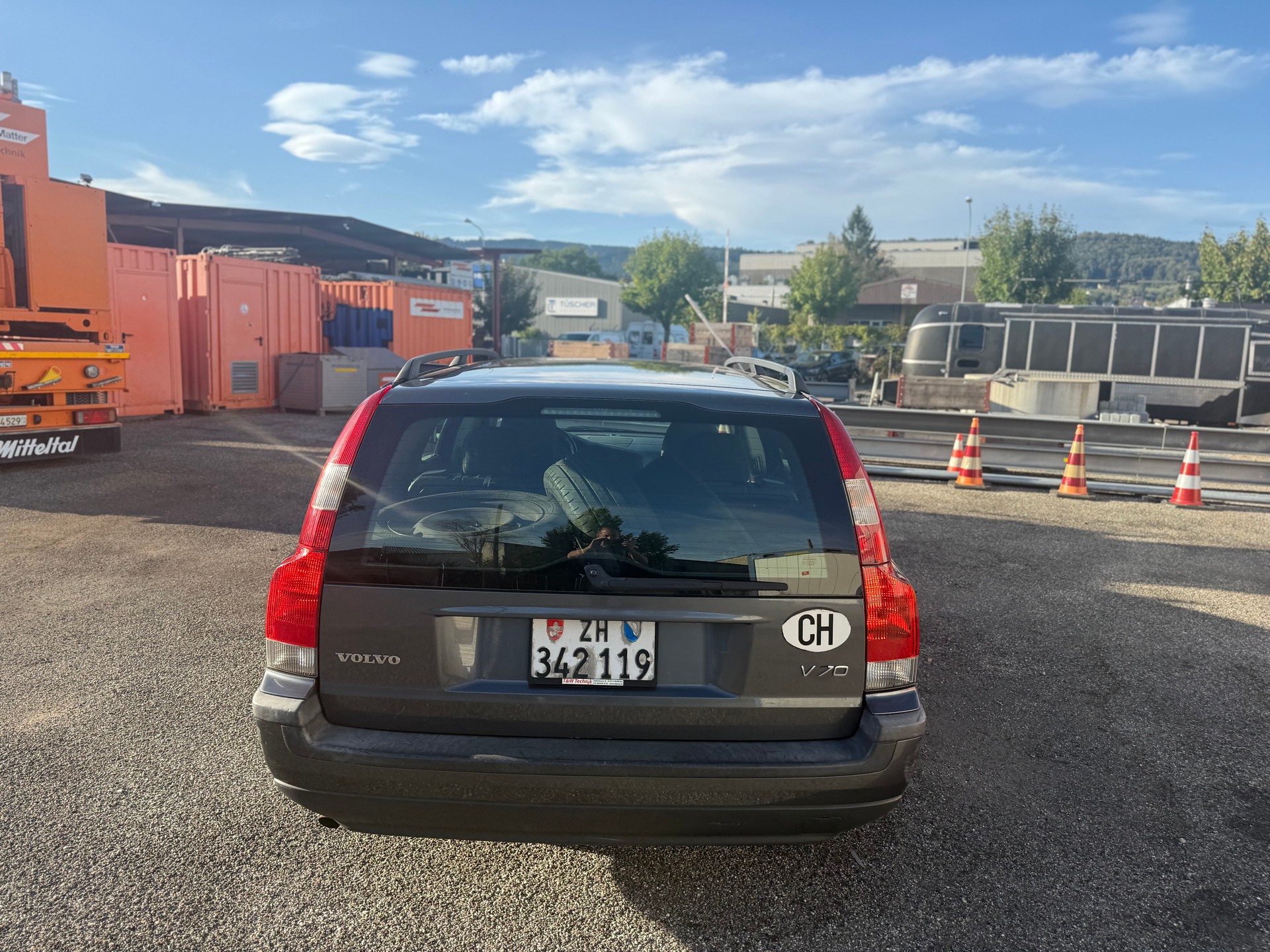 VOLVO V70 2.4-image-3