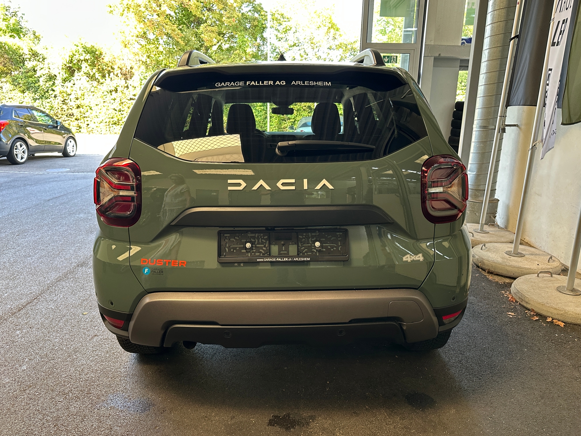 DACIA Duster 1.3 TCe 150 Extreme 4WD-image-3