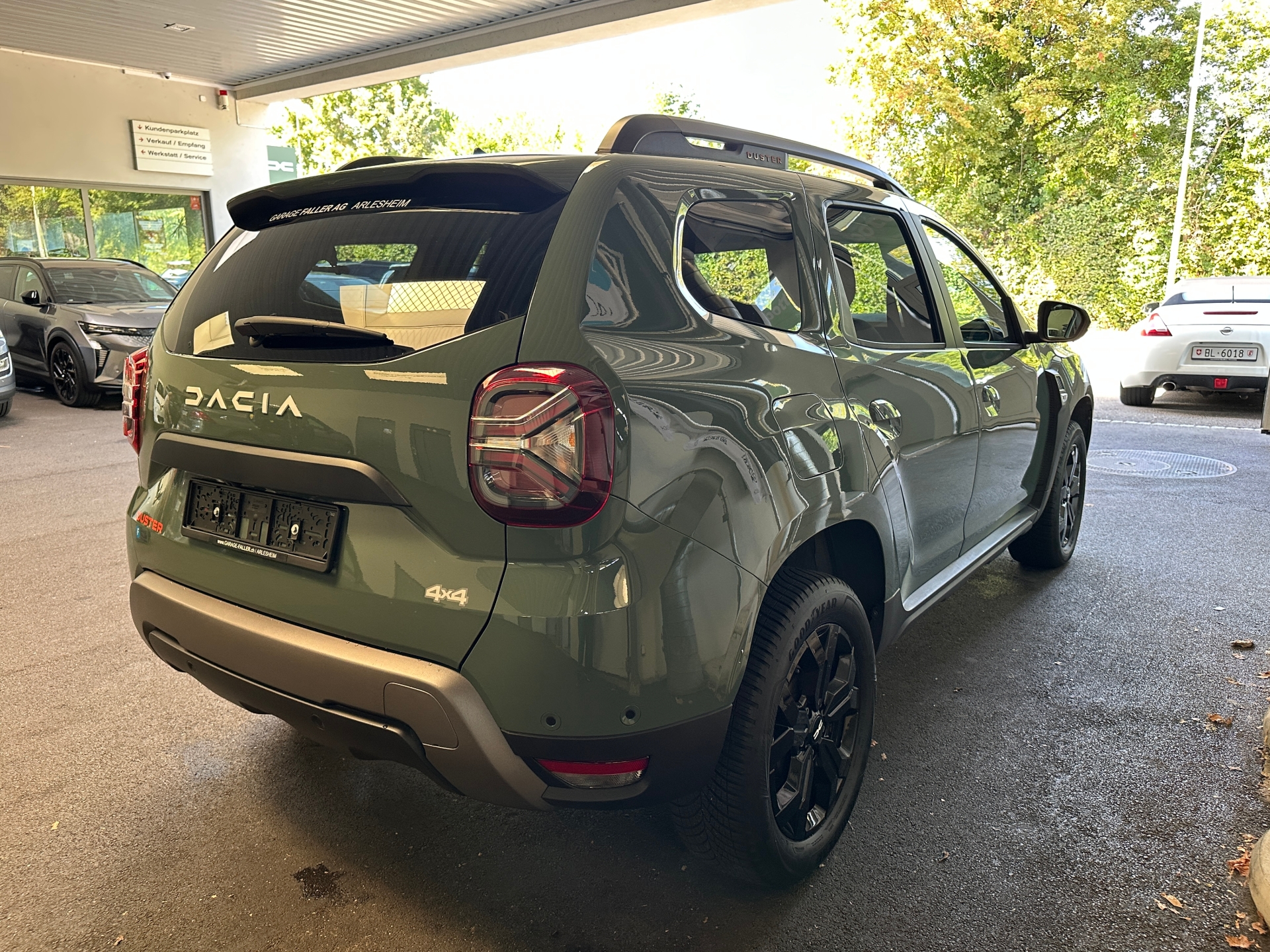 DACIA Duster 1.3 TCe 150 Extreme 4WD-image-4