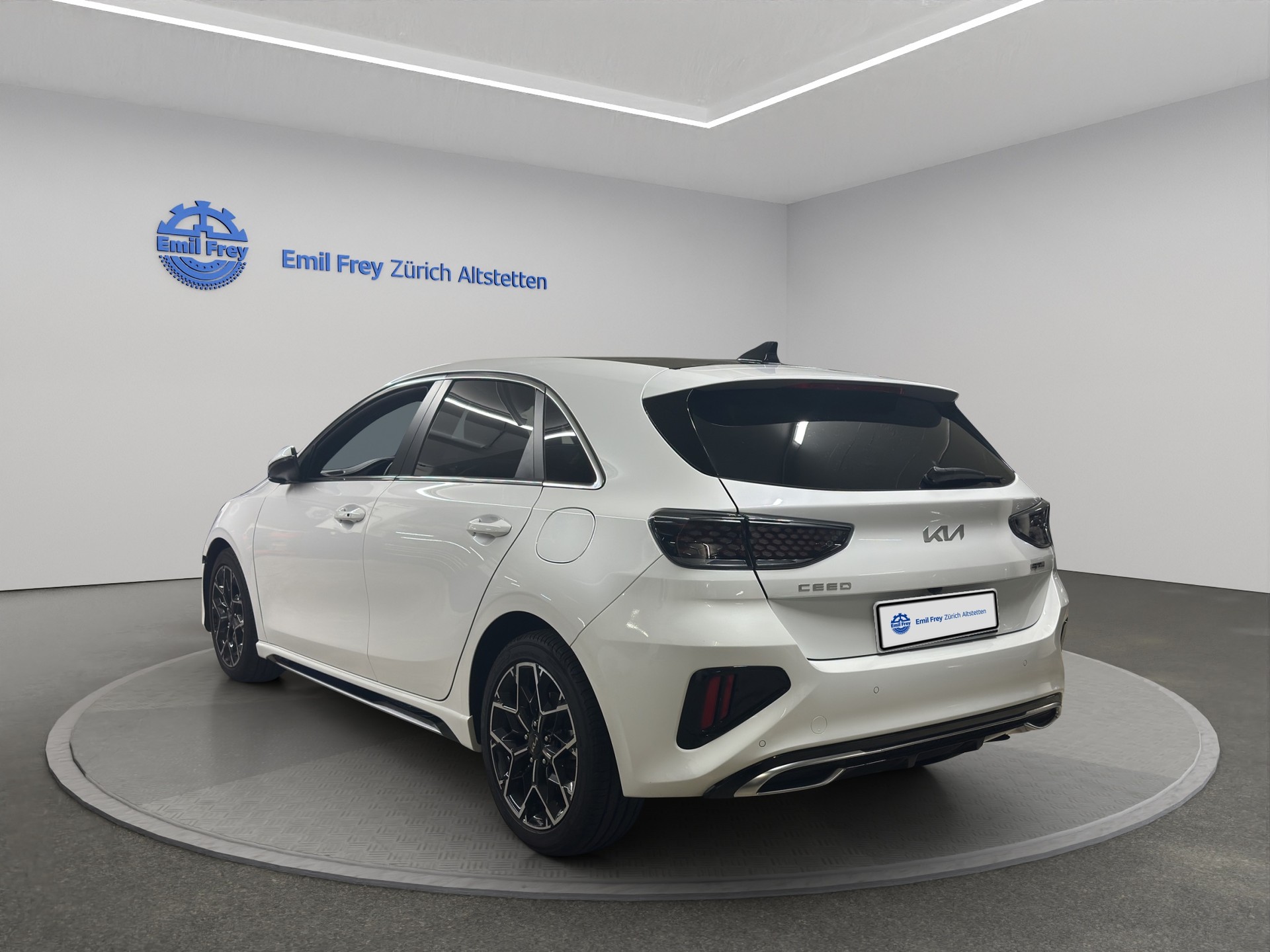 KIA Ceed 1.5 T-GDi MHEV GT-Line-image-1