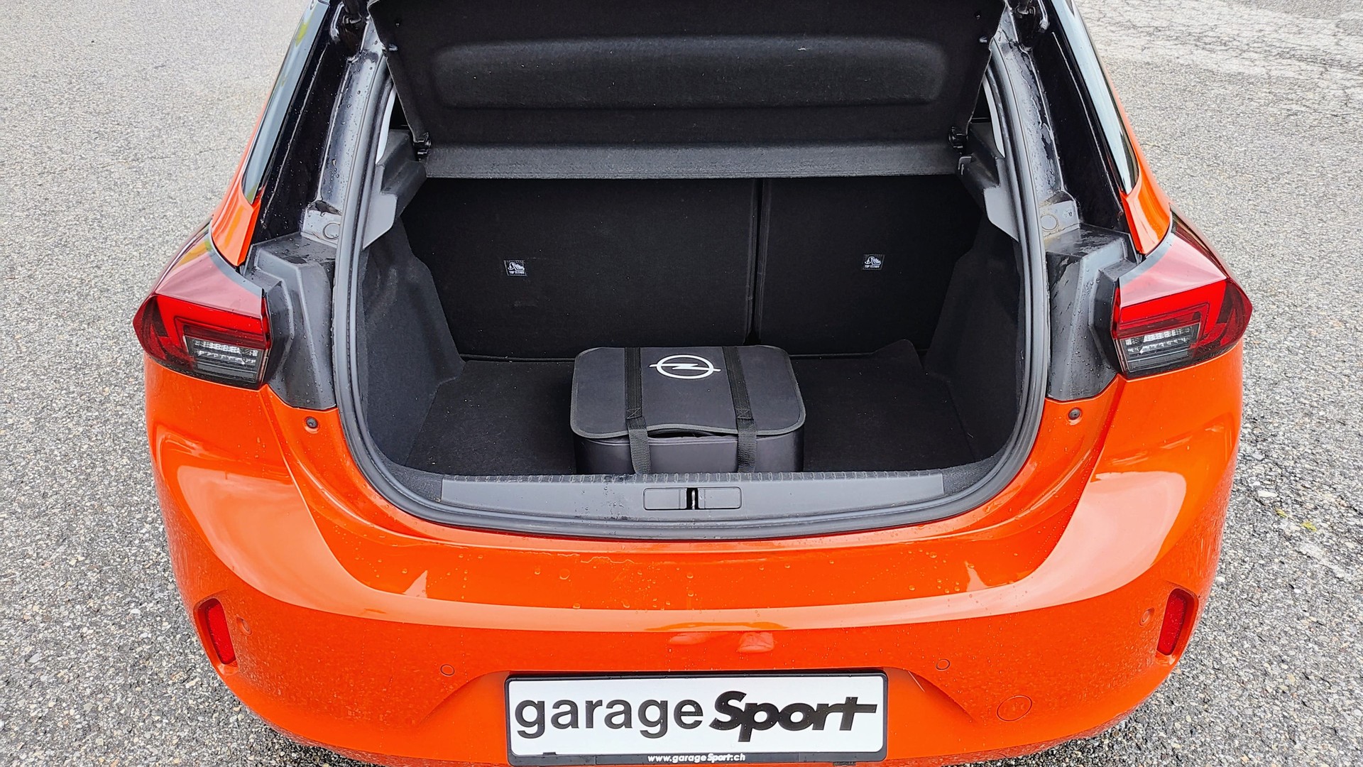 OPEL Corsa e-Elegance-image-13
