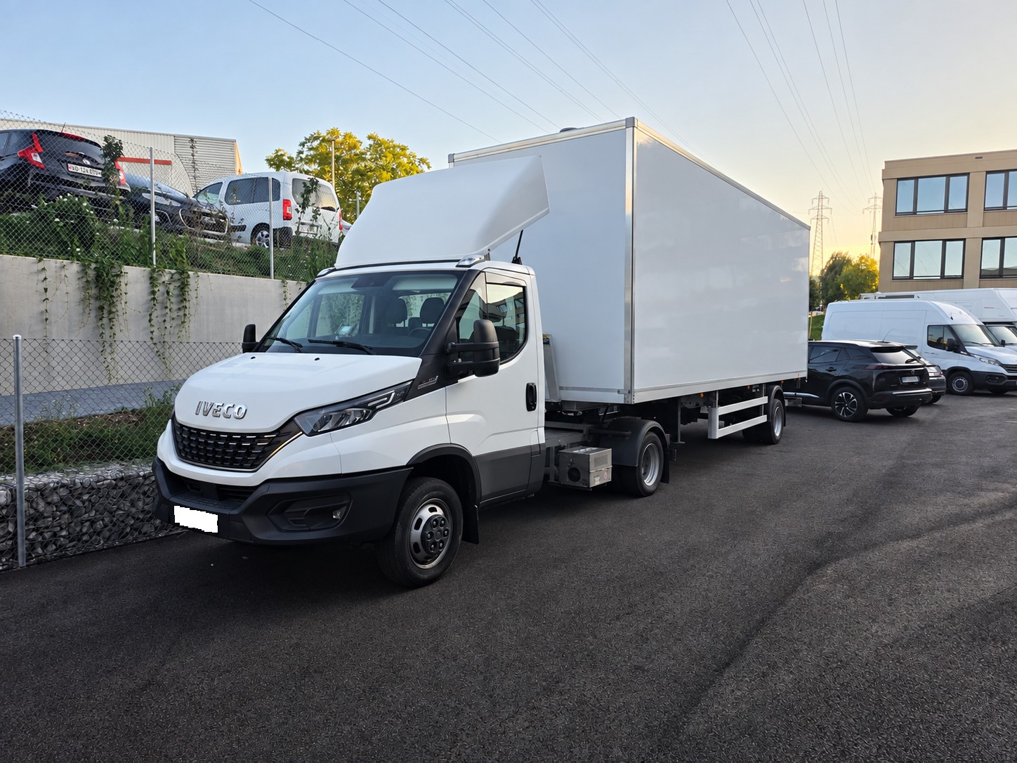 IVECO Tracteur à Sellette 50C18T Hi-Matic-image-0