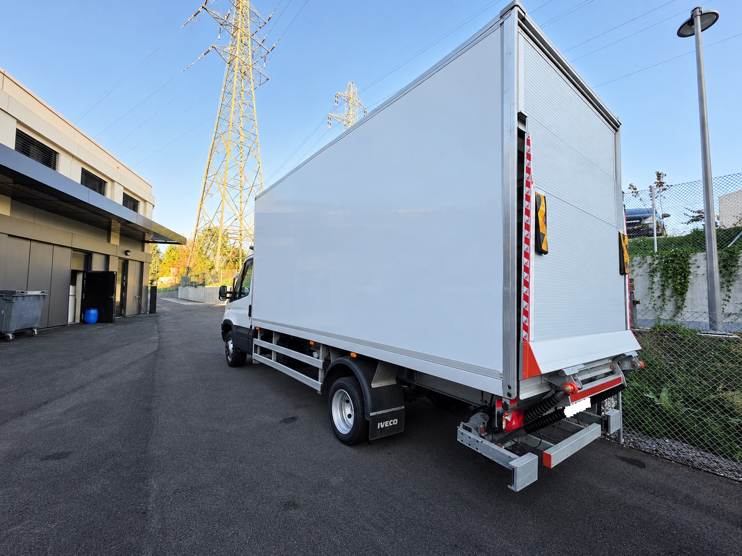 IVECO Tracteur à Sellette 50C18T Hi-Matic-image-1