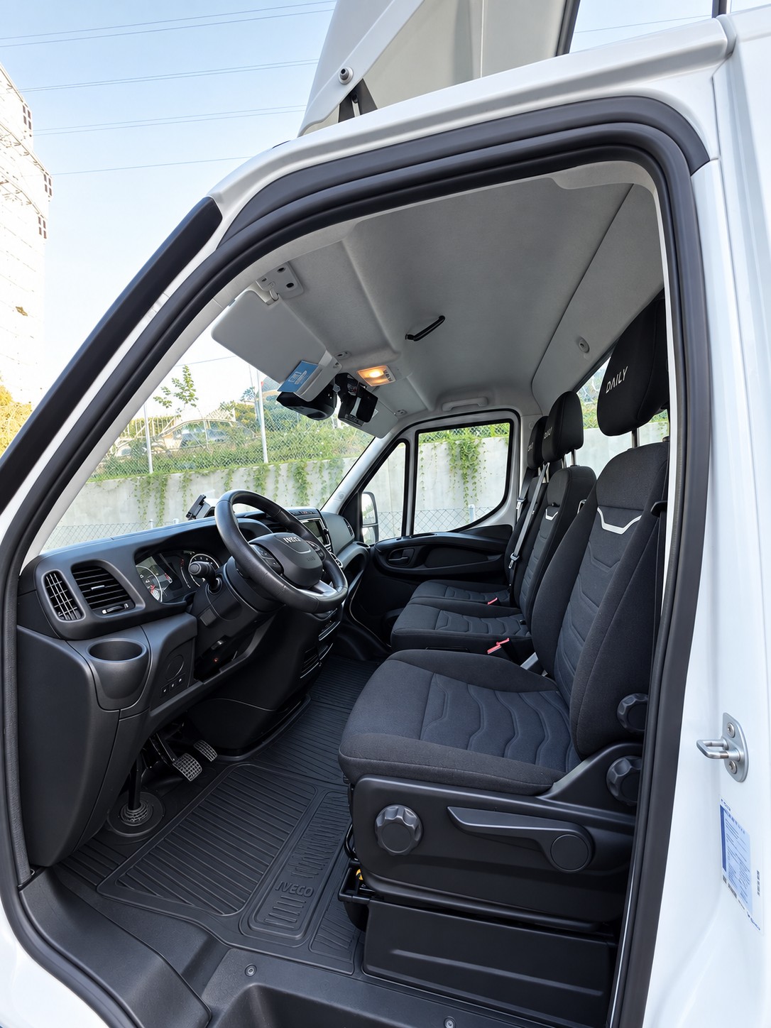 IVECO Tracteur à Sellette 50C18T Hi-Matic-image-2