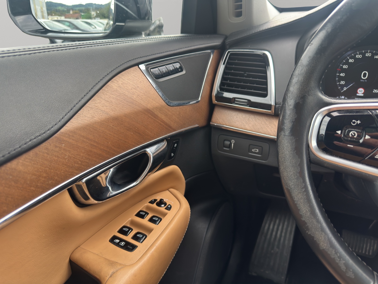 VOLVO XC90 D5 AWD Inscription Geartronic-image-15