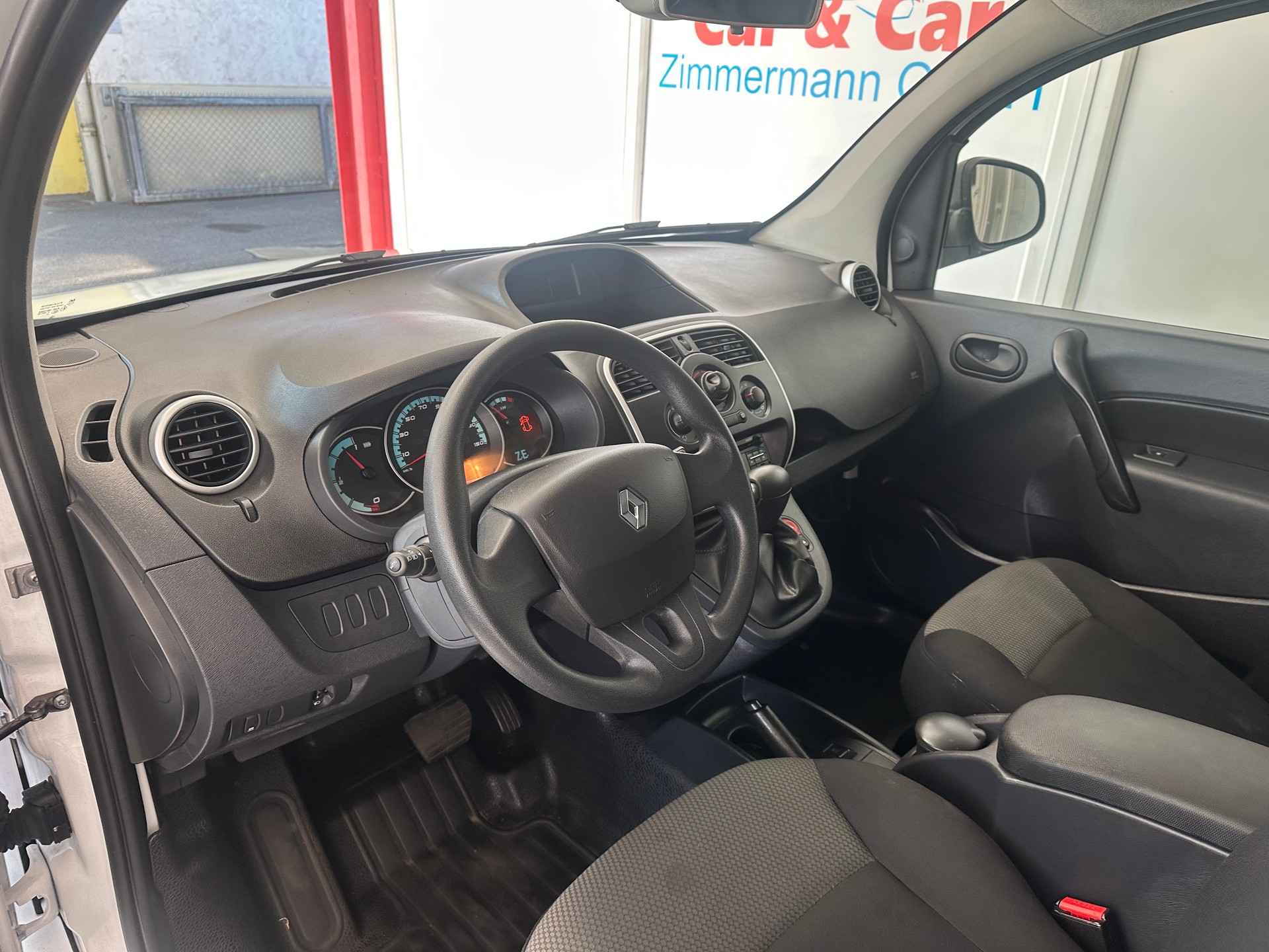 RENAULT Kangoo Z.E. 33 R60 Access-image-3