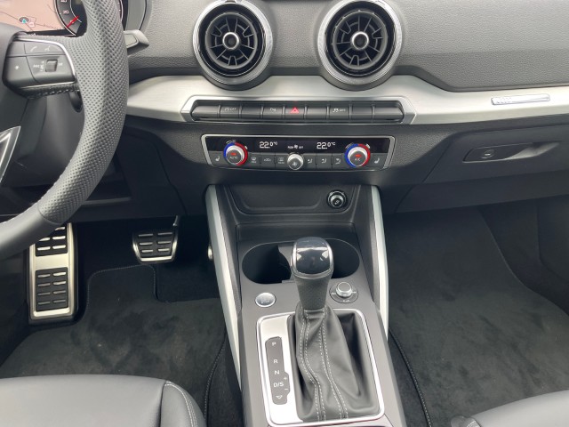 AUDI Q2 35 TFSI S line S-tronic-image-9