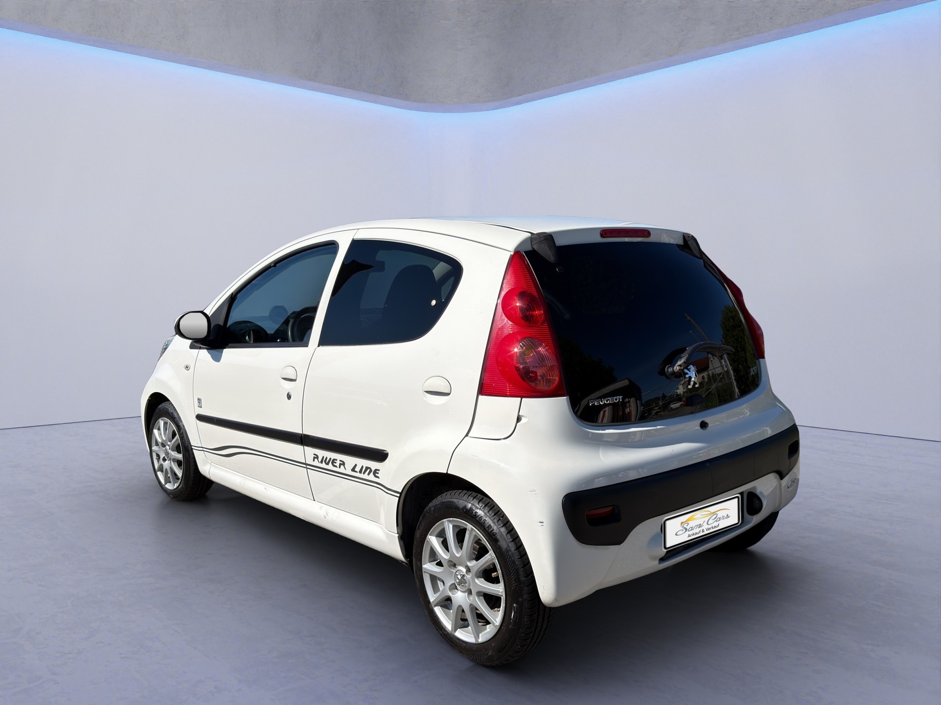 PEUGEOT 107 1.0 Trendy-image-3