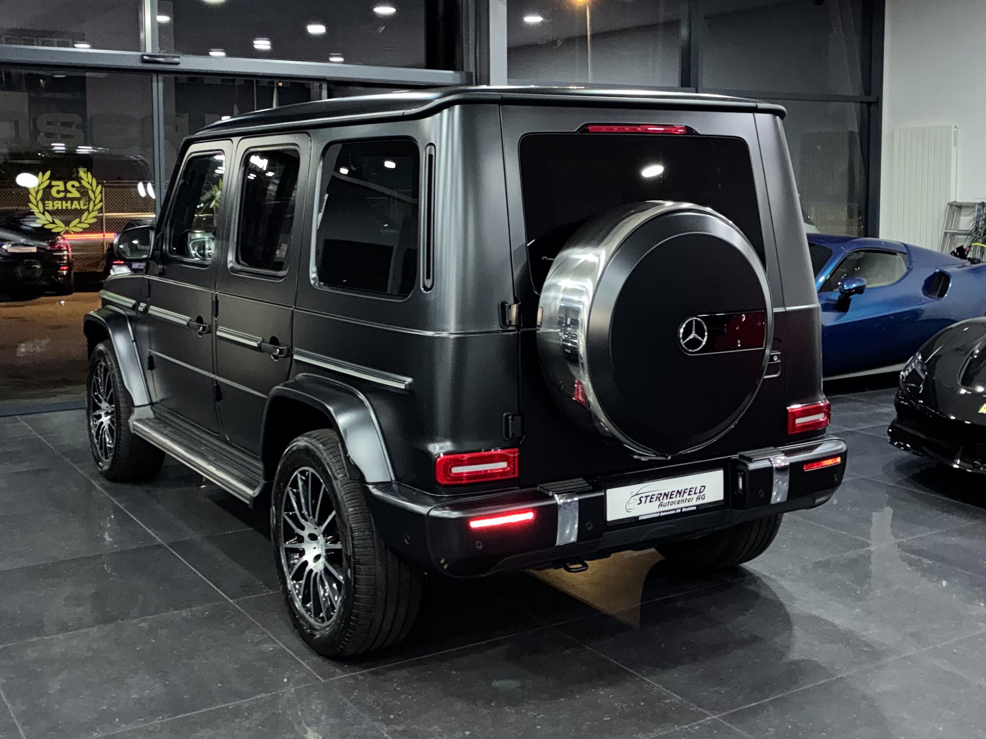 MERCEDES-BENZ G 400 d AMG Line 9G-Tronic-image-4