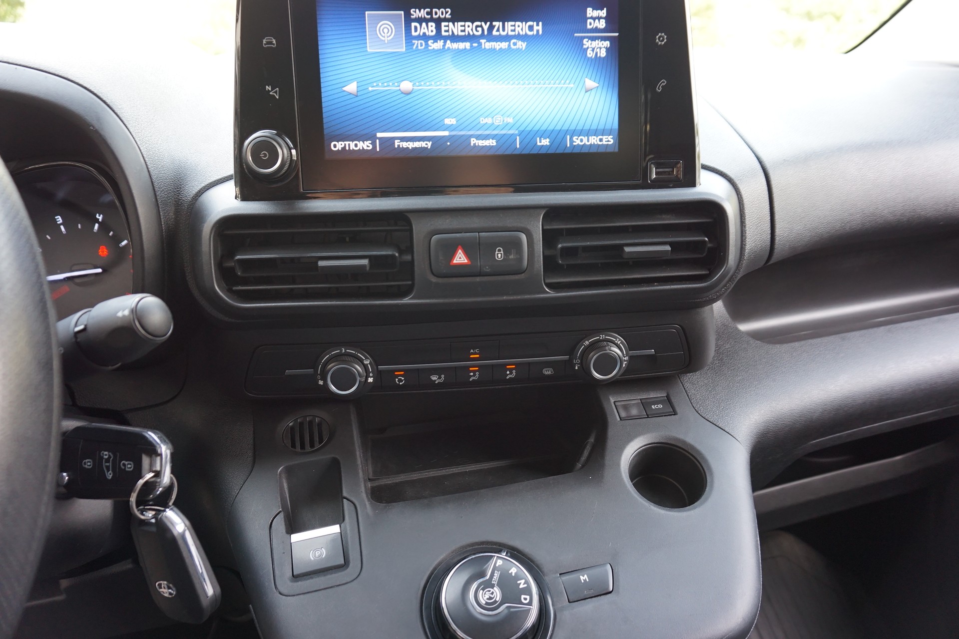 TOYOTA Proace City Van 1.5D Premium Medium Automatik-image-8
