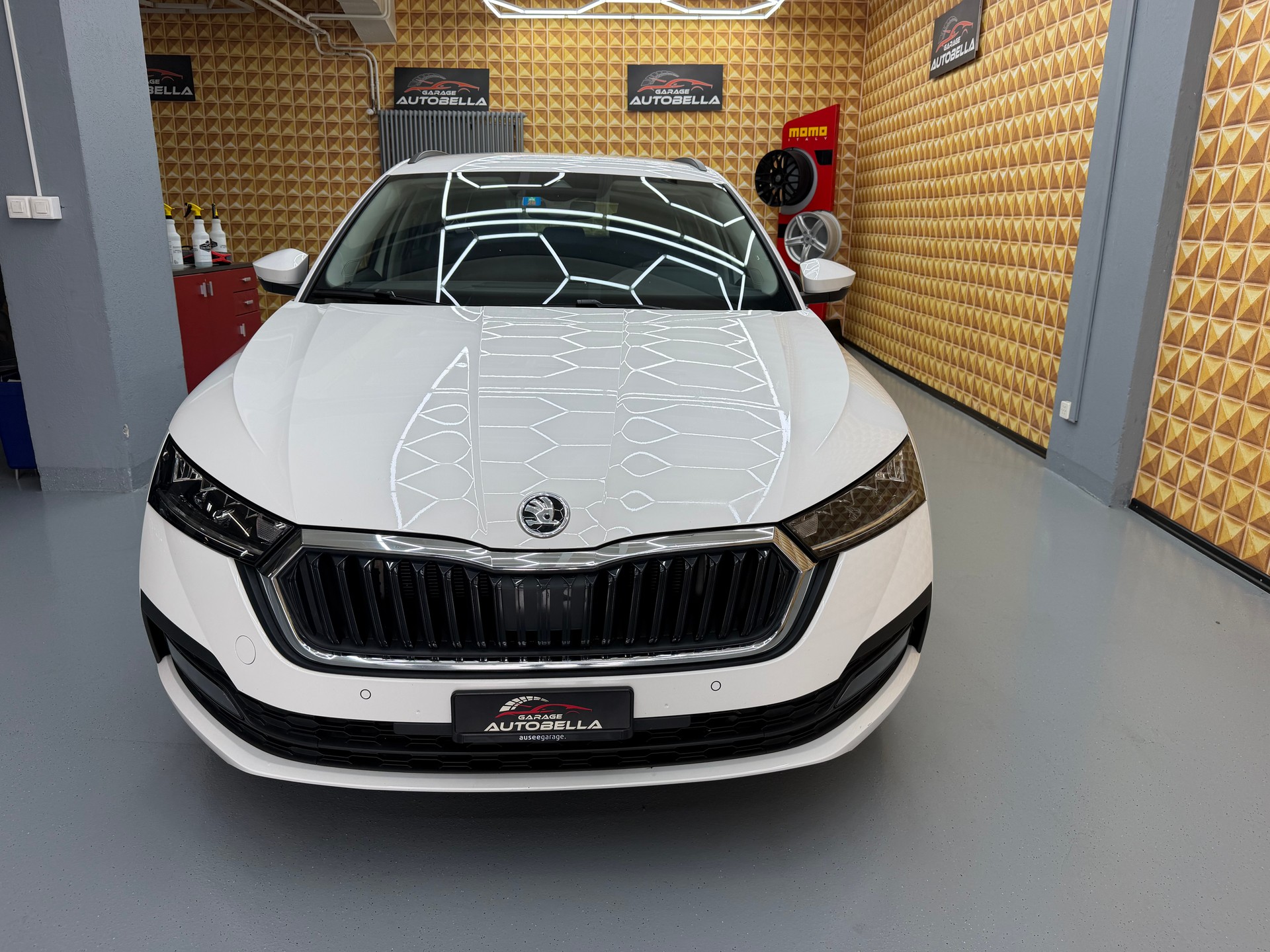 SKODA Octavia Combi 2.0 TDI DSG Ambition-image-0
