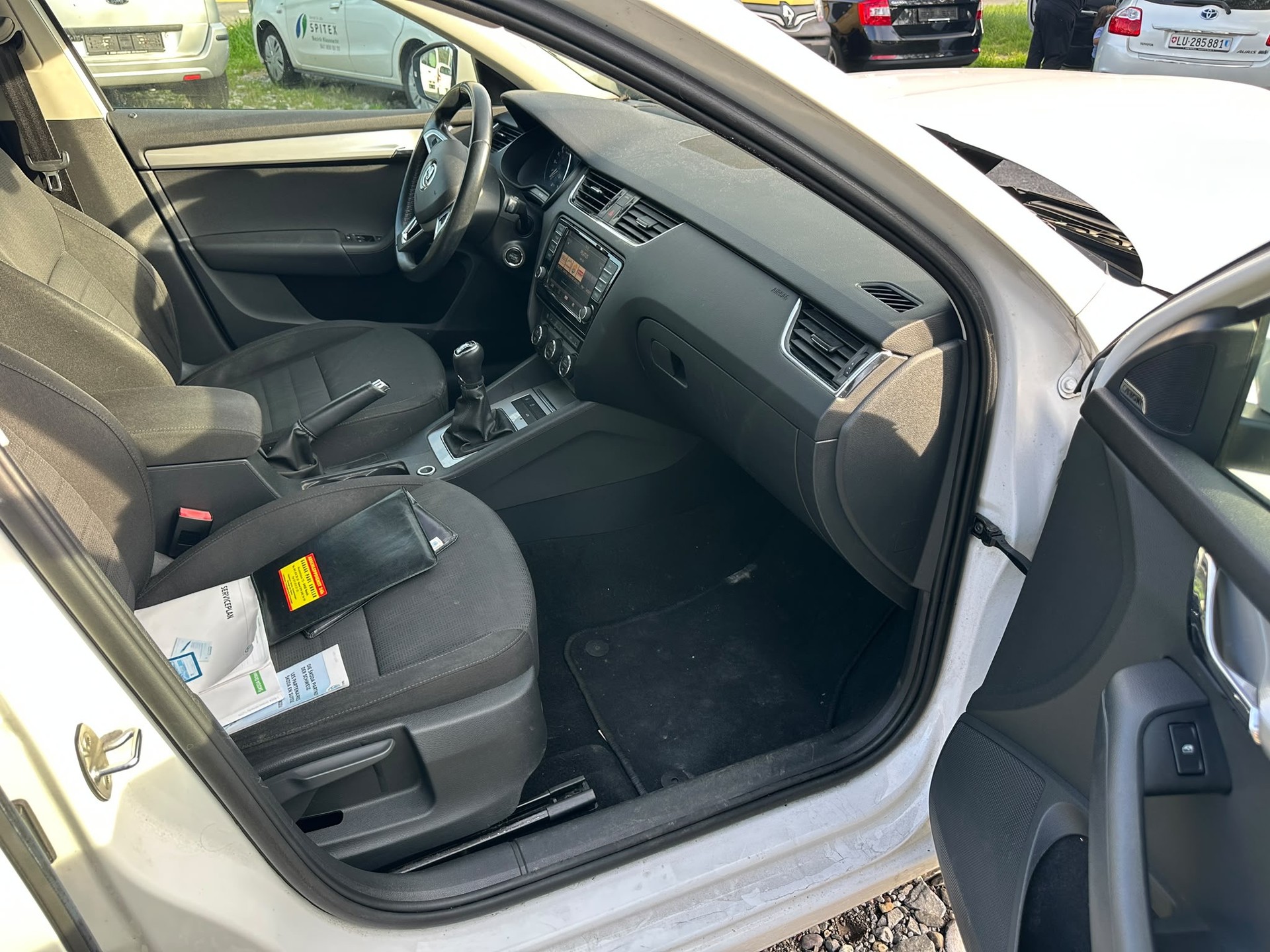 SKODA Octavia Combi 2.0 TDI Style 4x4-image-10