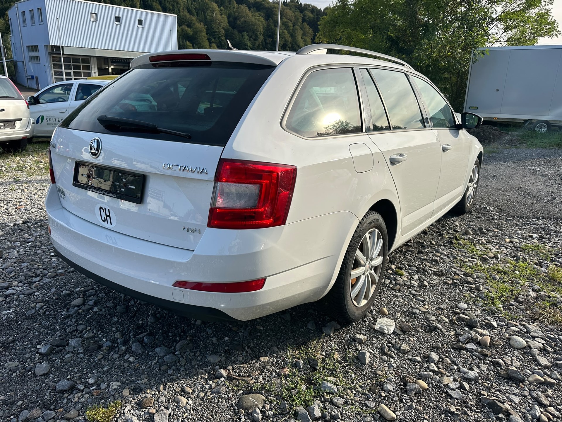 SKODA Octavia Combi 2.0 TDI Style 4x4-image-3